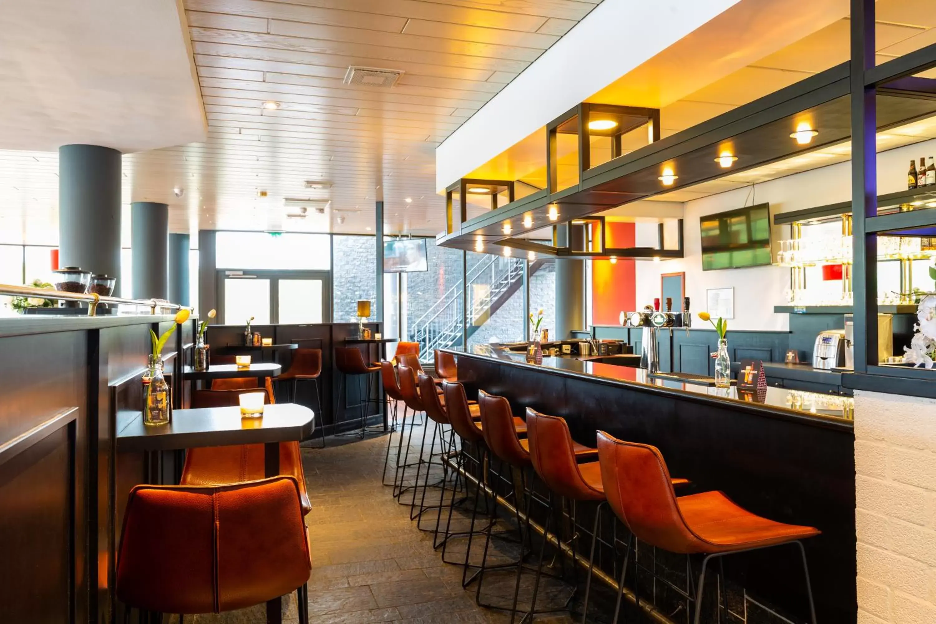 Lounge or bar, Restaurant/Places to Eat in Bastion Hotel Almere