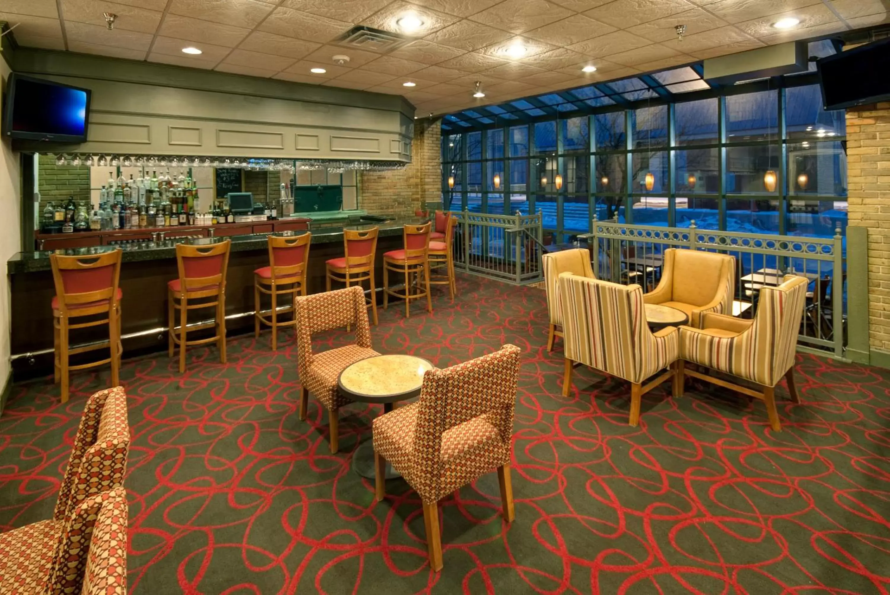 Lounge or bar, Lounge/Bar in Crowne Plaza Indianapolis-Dwtn-Union Stn, an IHG Hotel