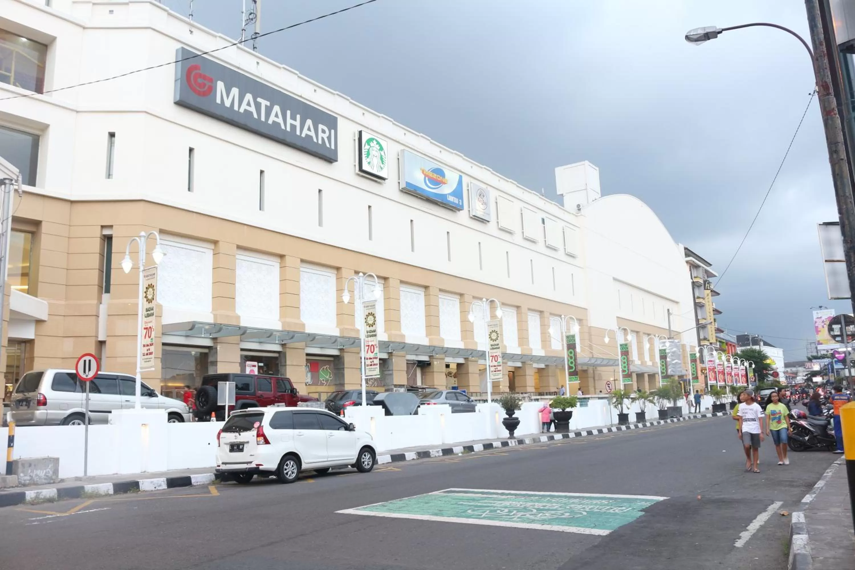 Shopping Area in LAMORA Sagan Yogyakarta - formerly H Boutique Yogyakarta