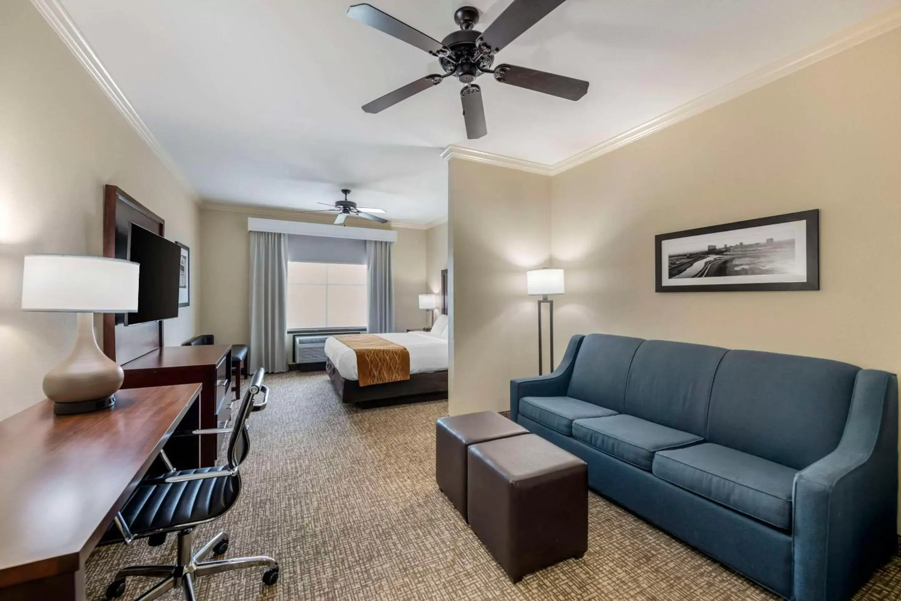 King Suite in Comfort Inn & Suites Fort Worth - Fossil Creek