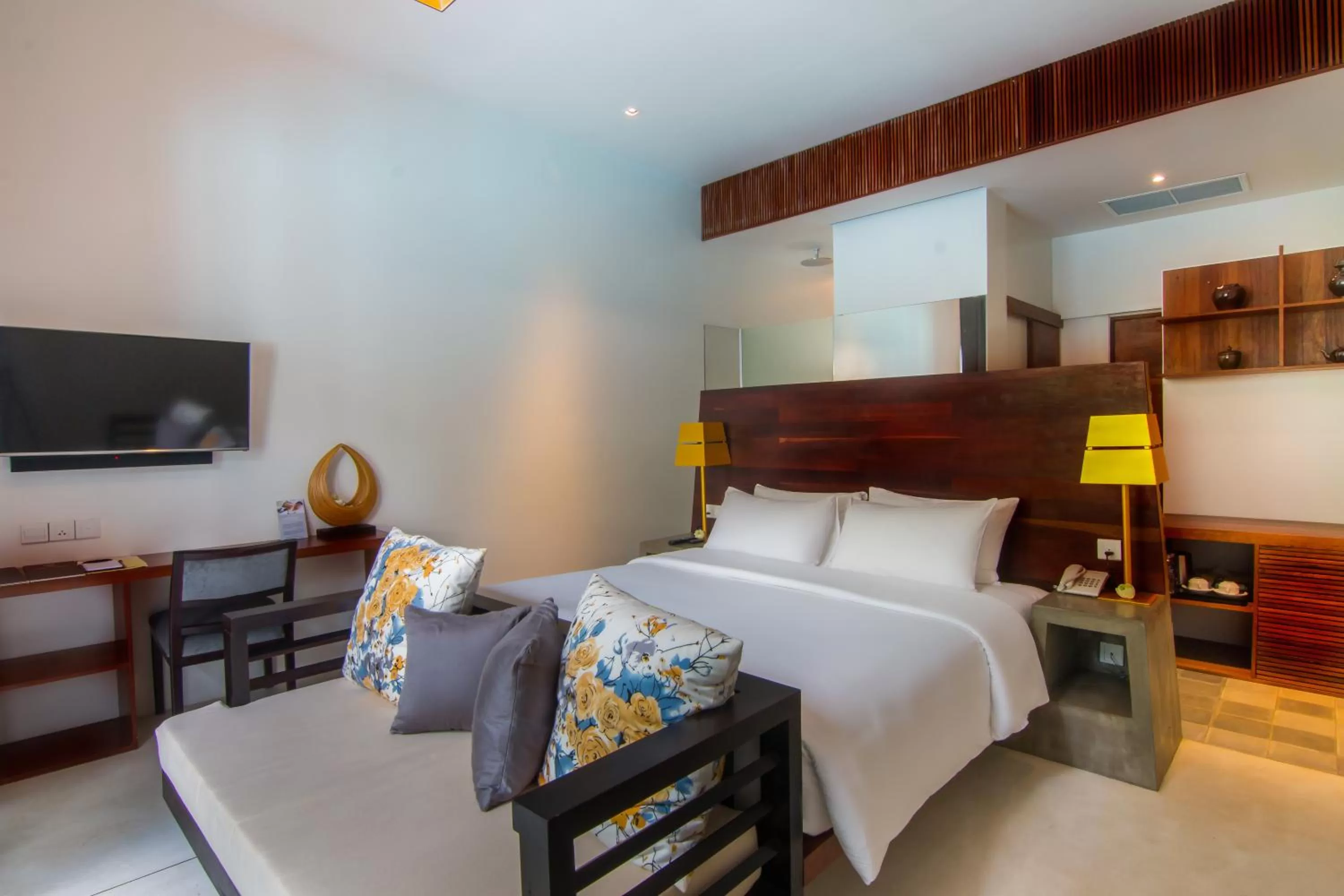 Photo of the whole room, Bed in Apsara Residence Hotel