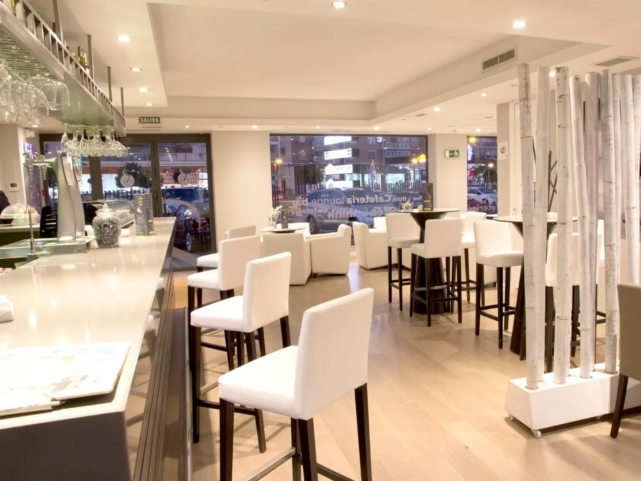 Lounge or bar in UVE Alcobendas Lounge or bar in UVE Alcobendas