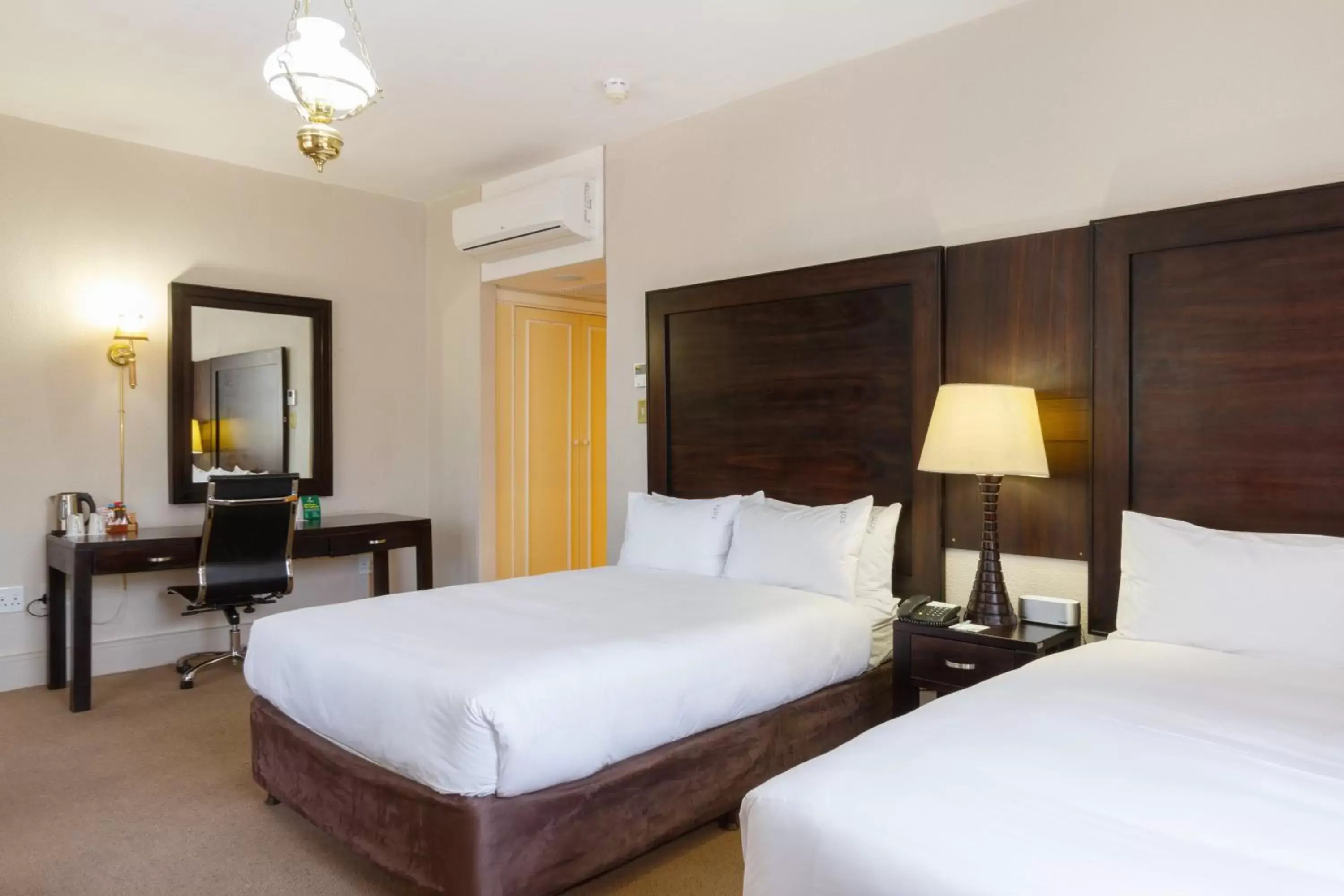 Photo of the whole room, Bed in Holiday Inn - Johannesburg Sunnyside Park, an IHG Hotel