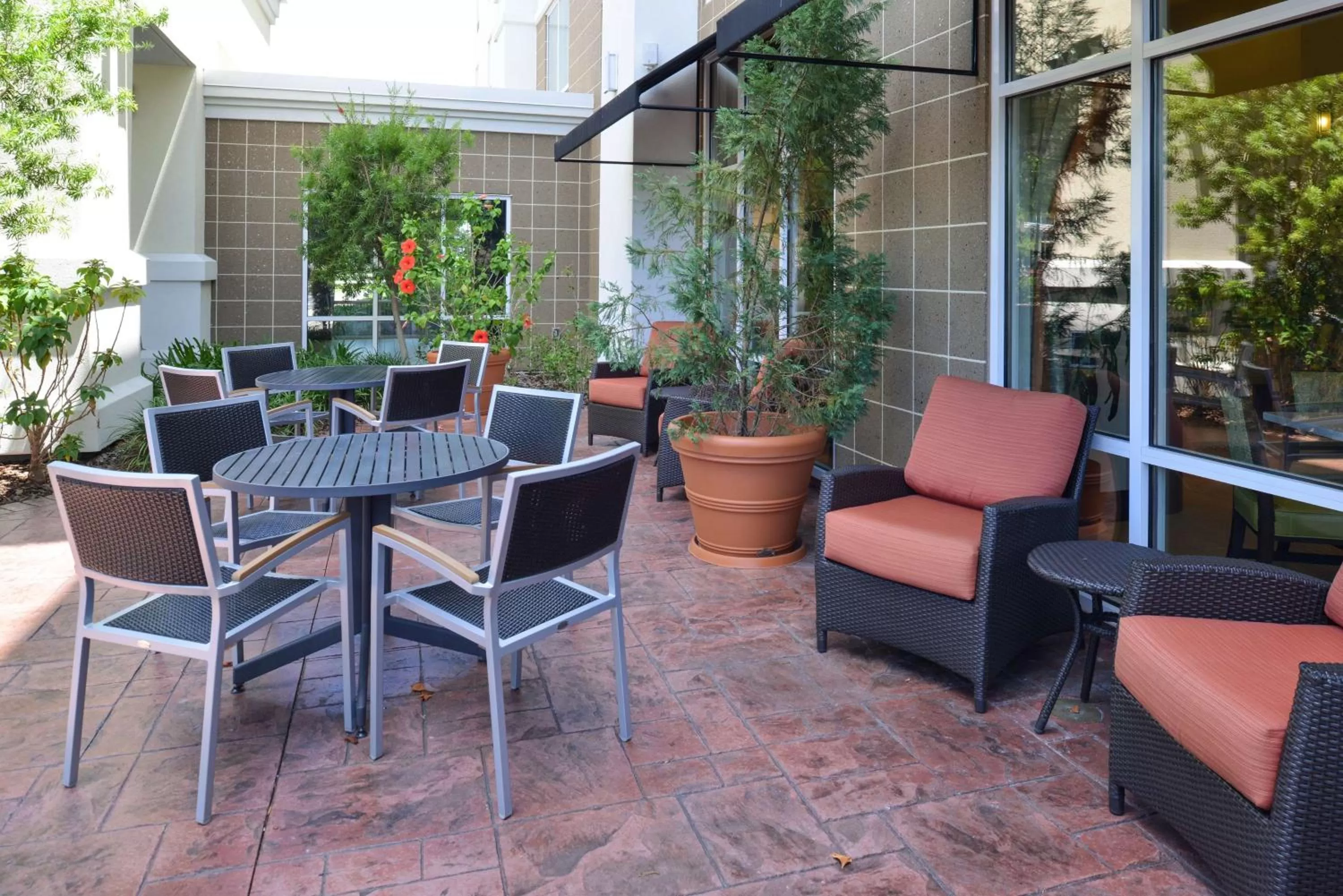Patio in Hampton Inn & Suites - Ocala