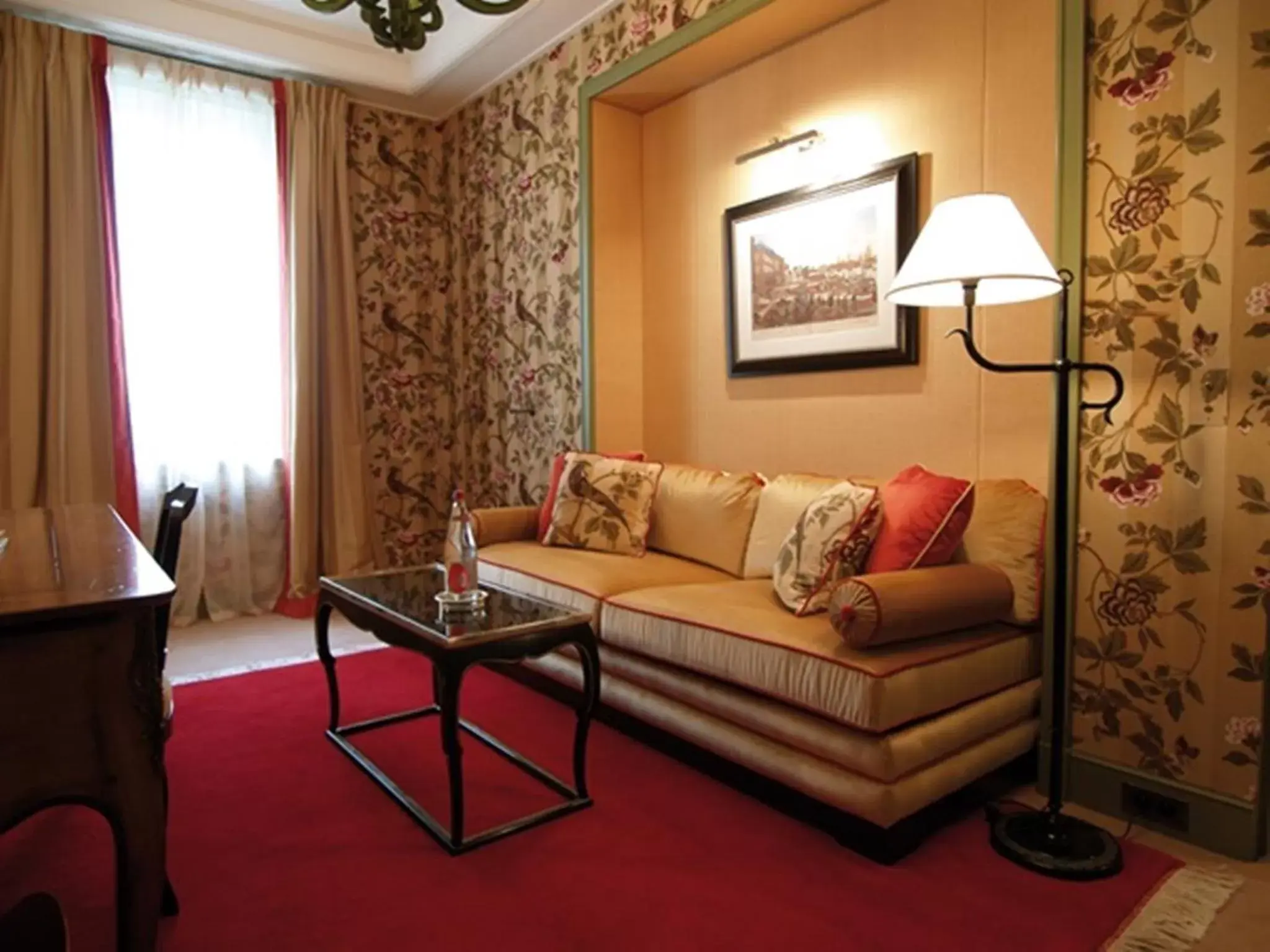 Seating Area in Hôtel de Pavie