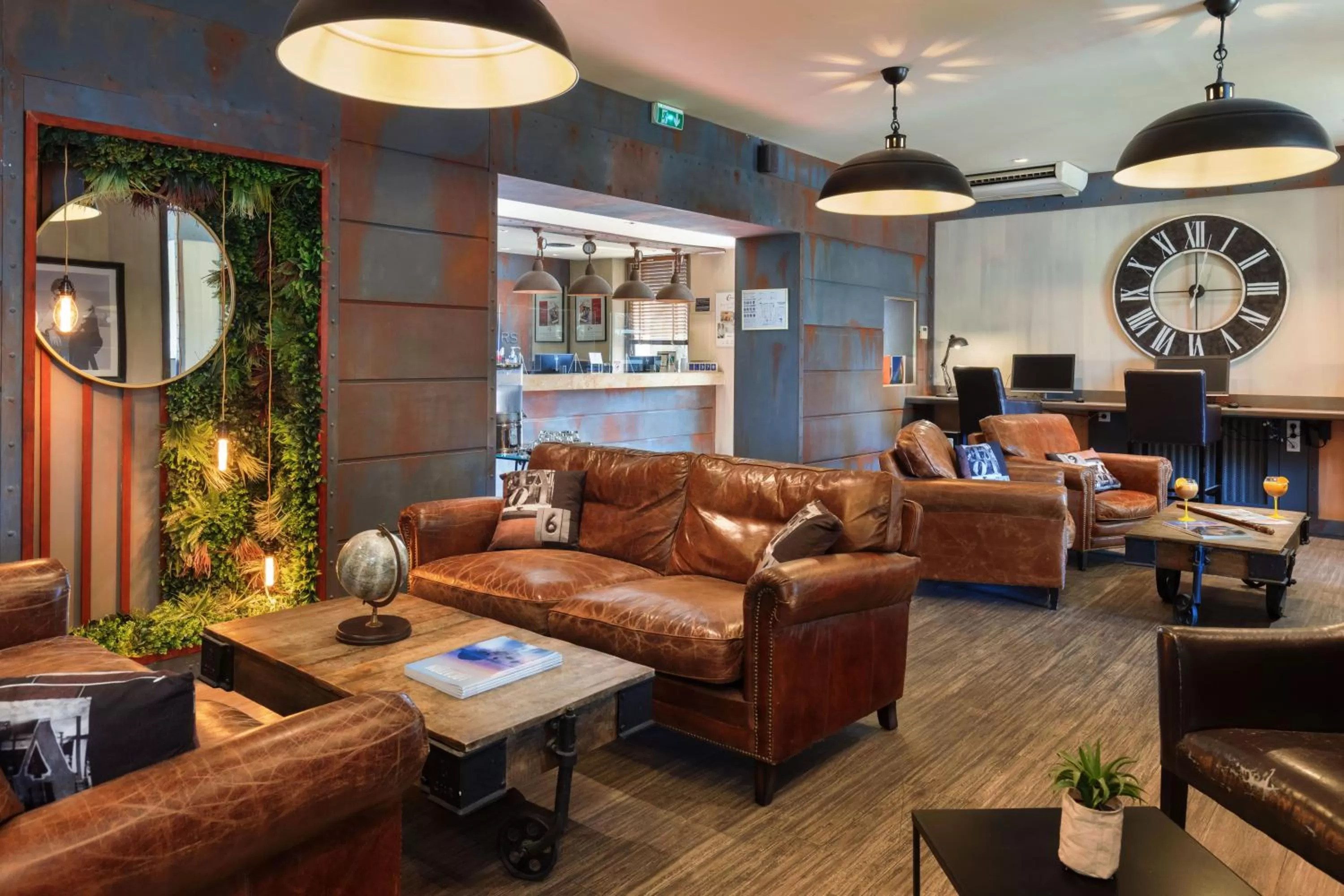 Living room in Best Western Hôtel des Orangers Cannes