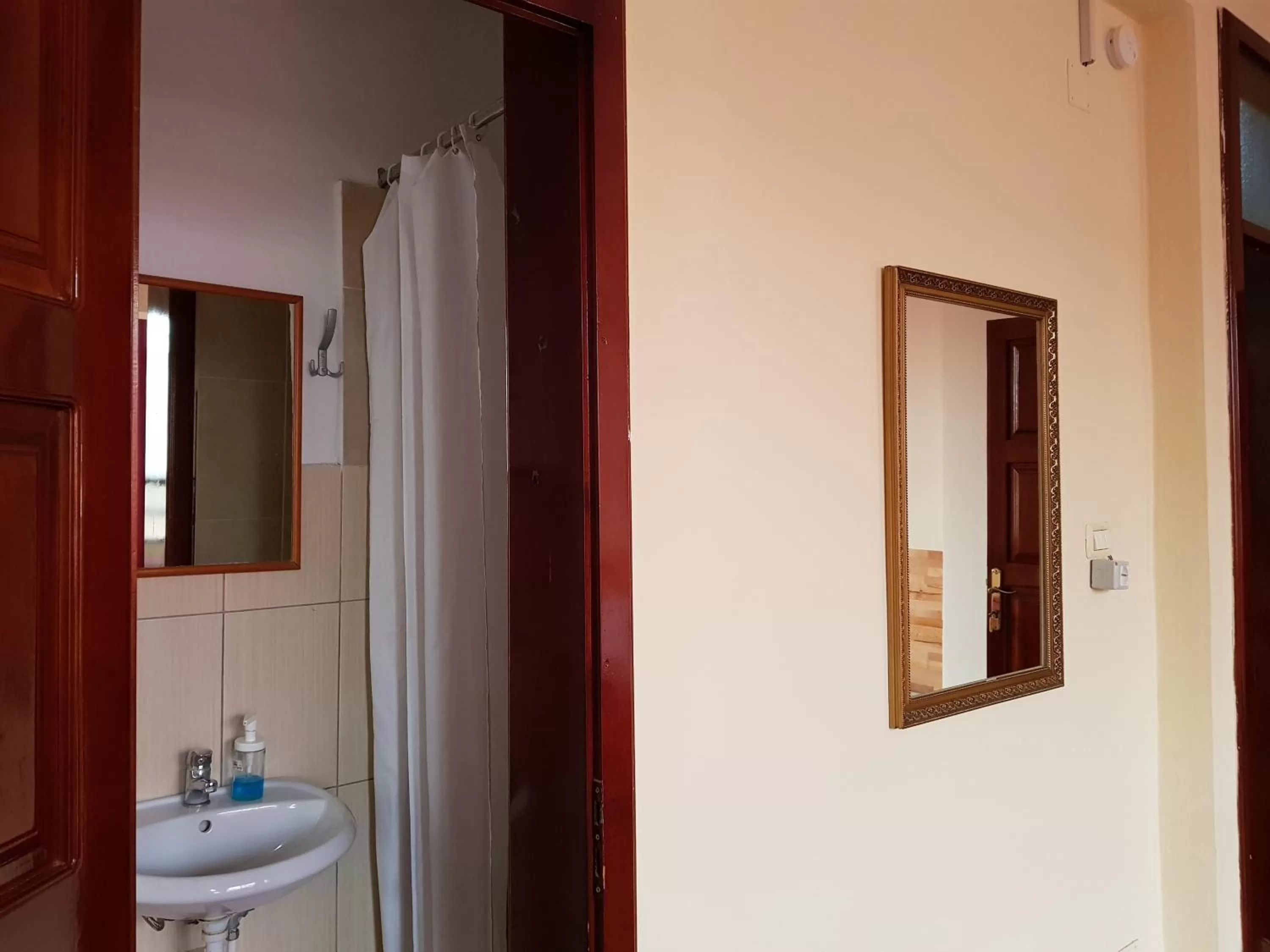 Bathroom in Hotel Kurtabeg