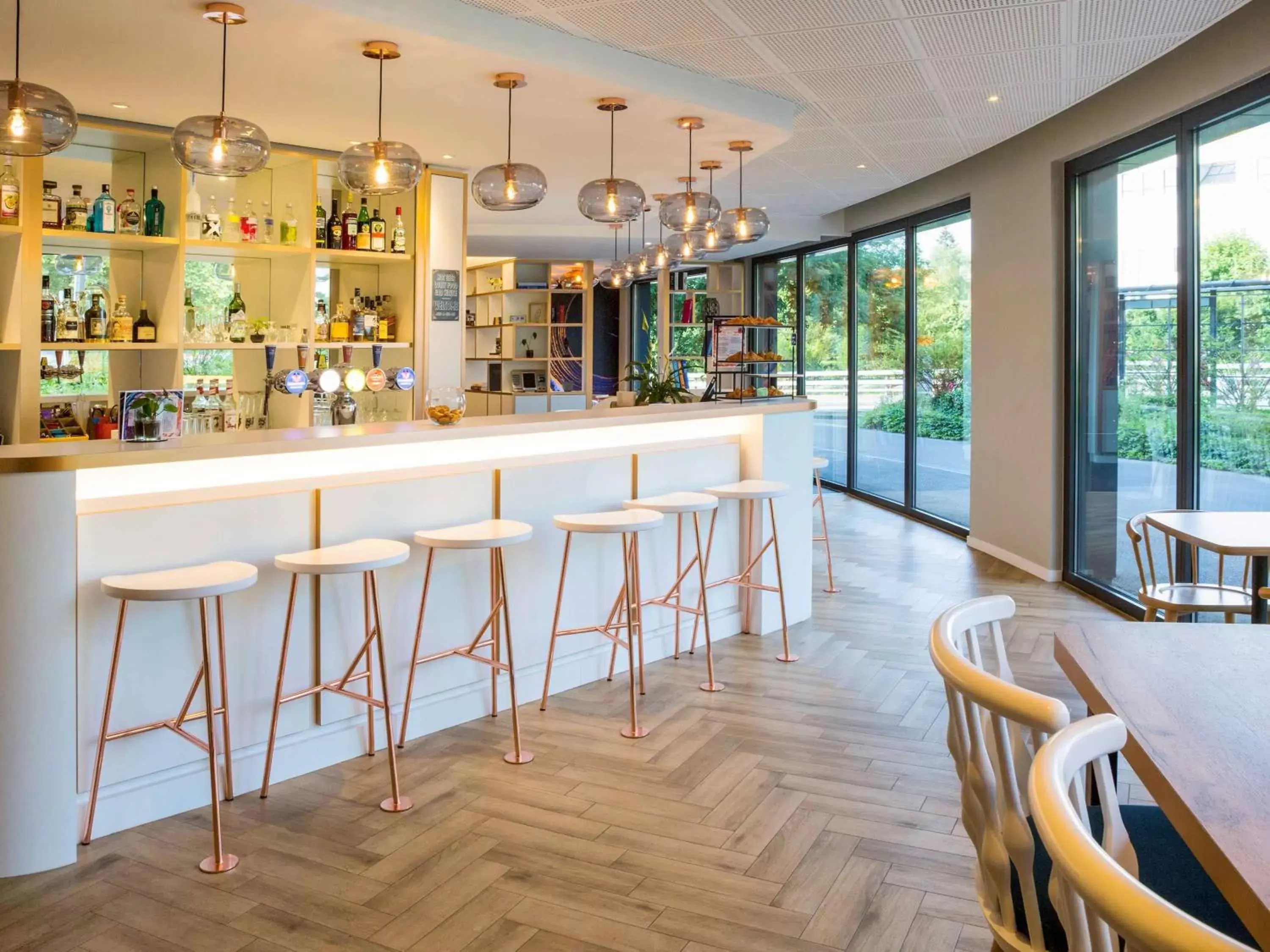 Lounge or bar, Lounge/Bar in ibis Genève Petit Lancy