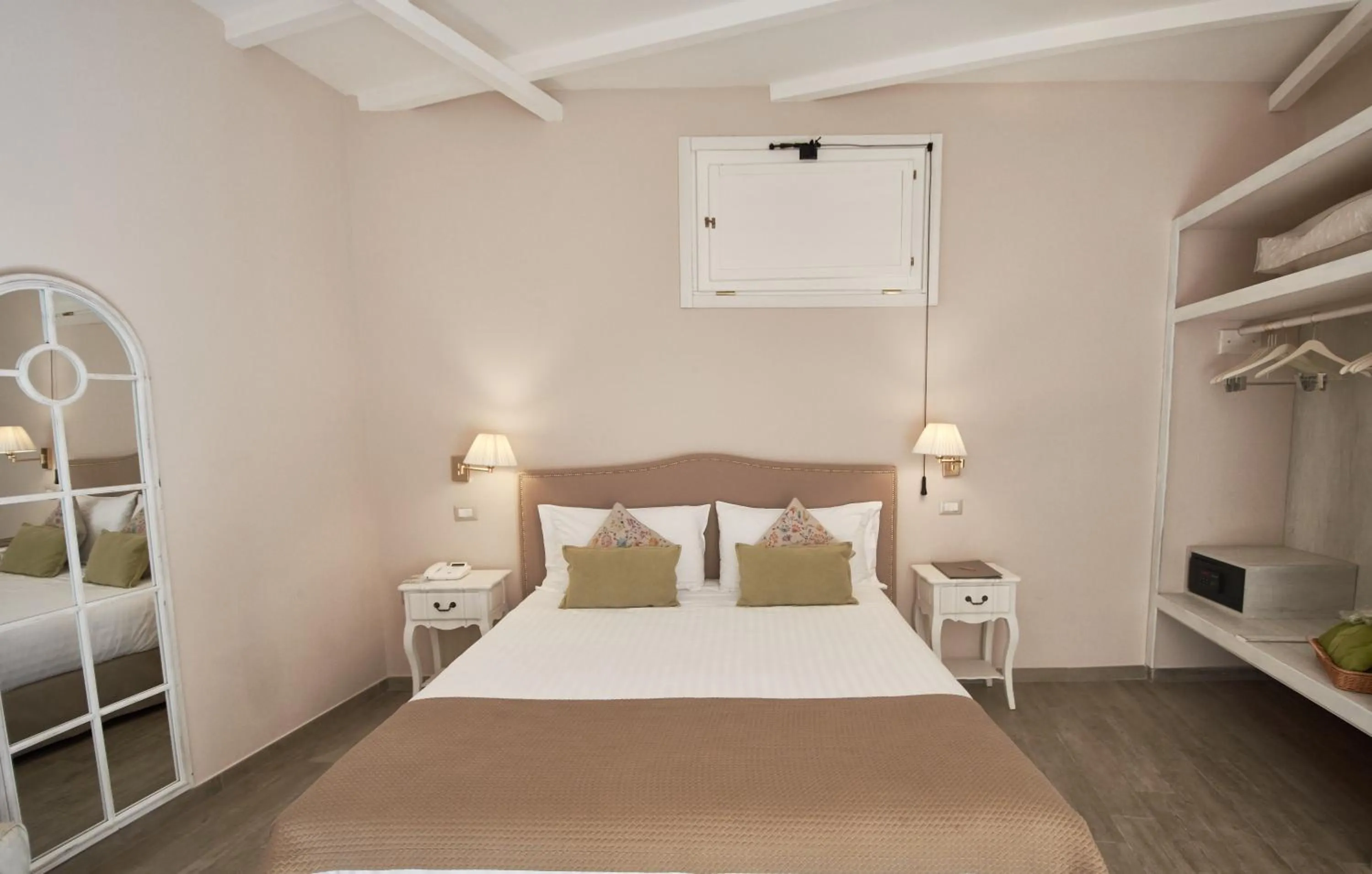 Photo of the whole room, Bed in Cas'E Charming House