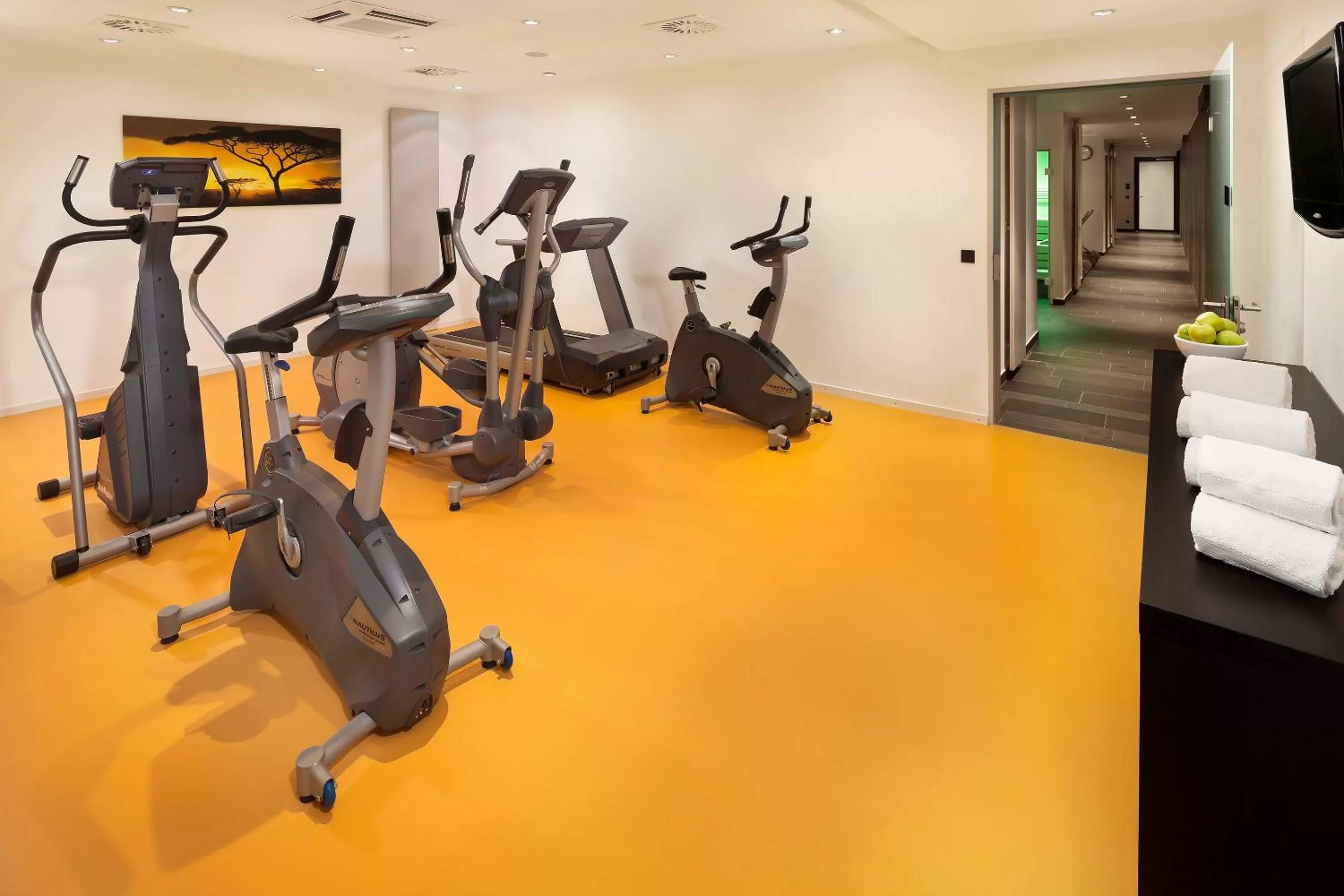 Fitness centre/facilities in INNSiDE by Meliá Düsseldorf Derendorf
