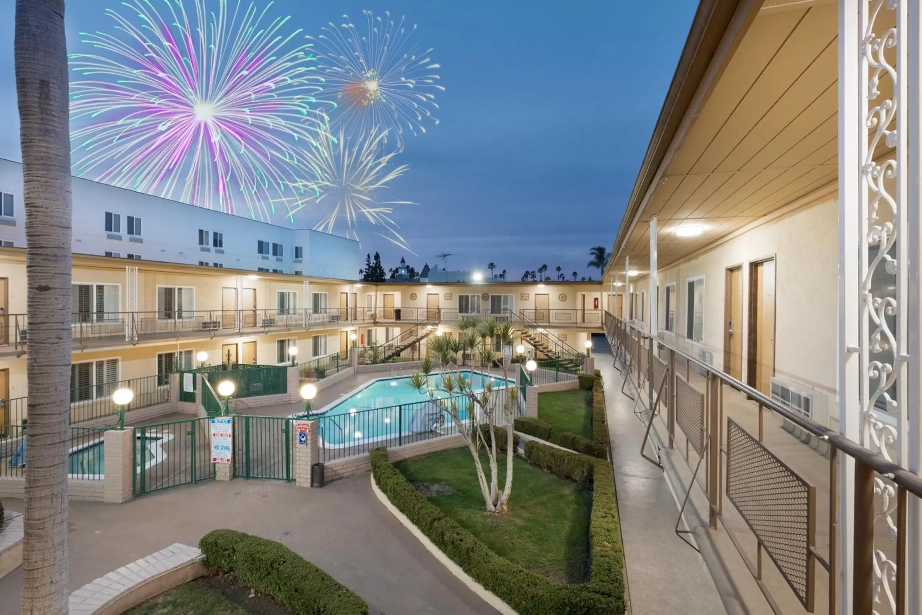 Balcony/Terrace, Pool View in Americas Best Value Inn & Suites Anaheim