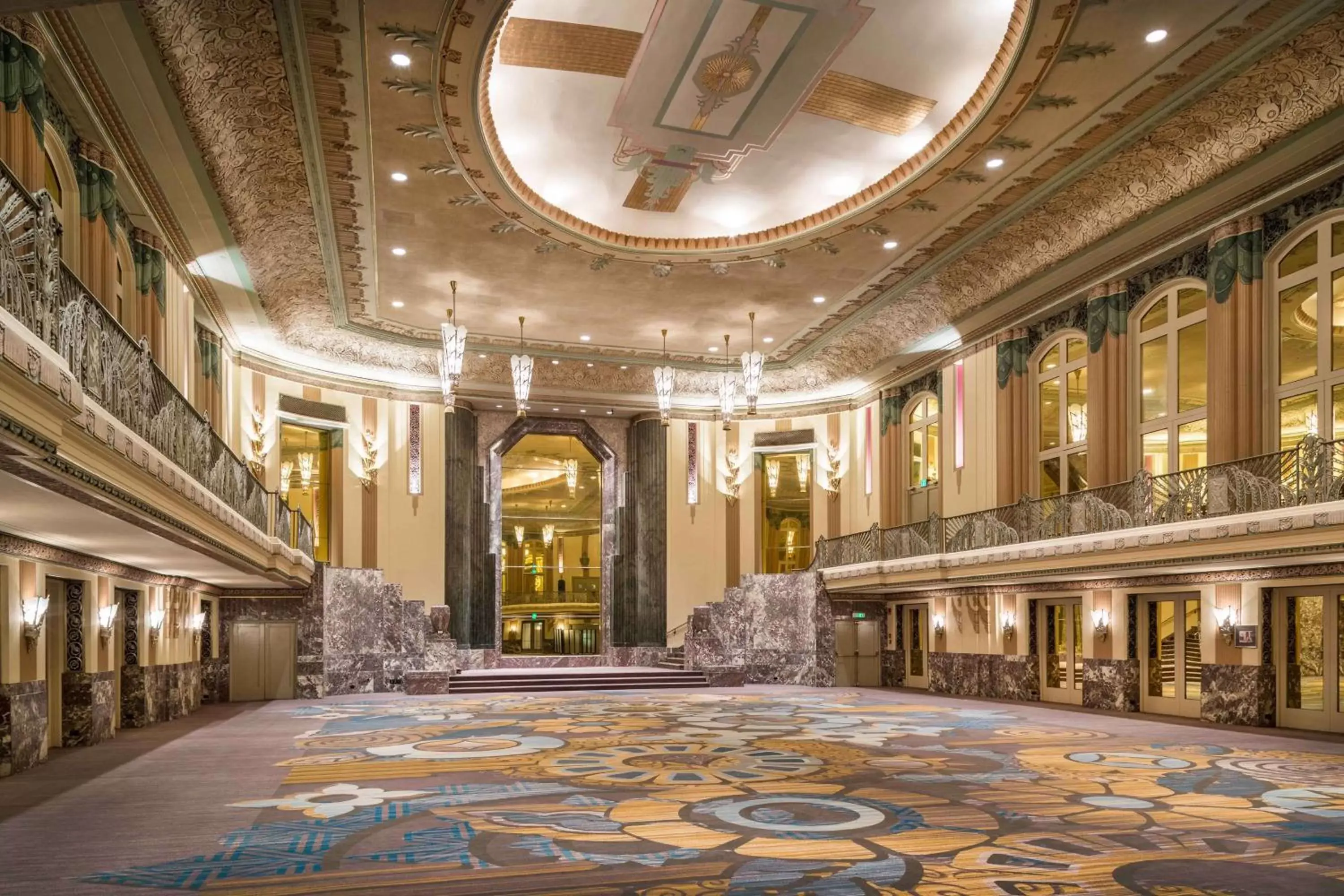 Meeting/conference room in Hilton Cincinnati Netherland Plaza