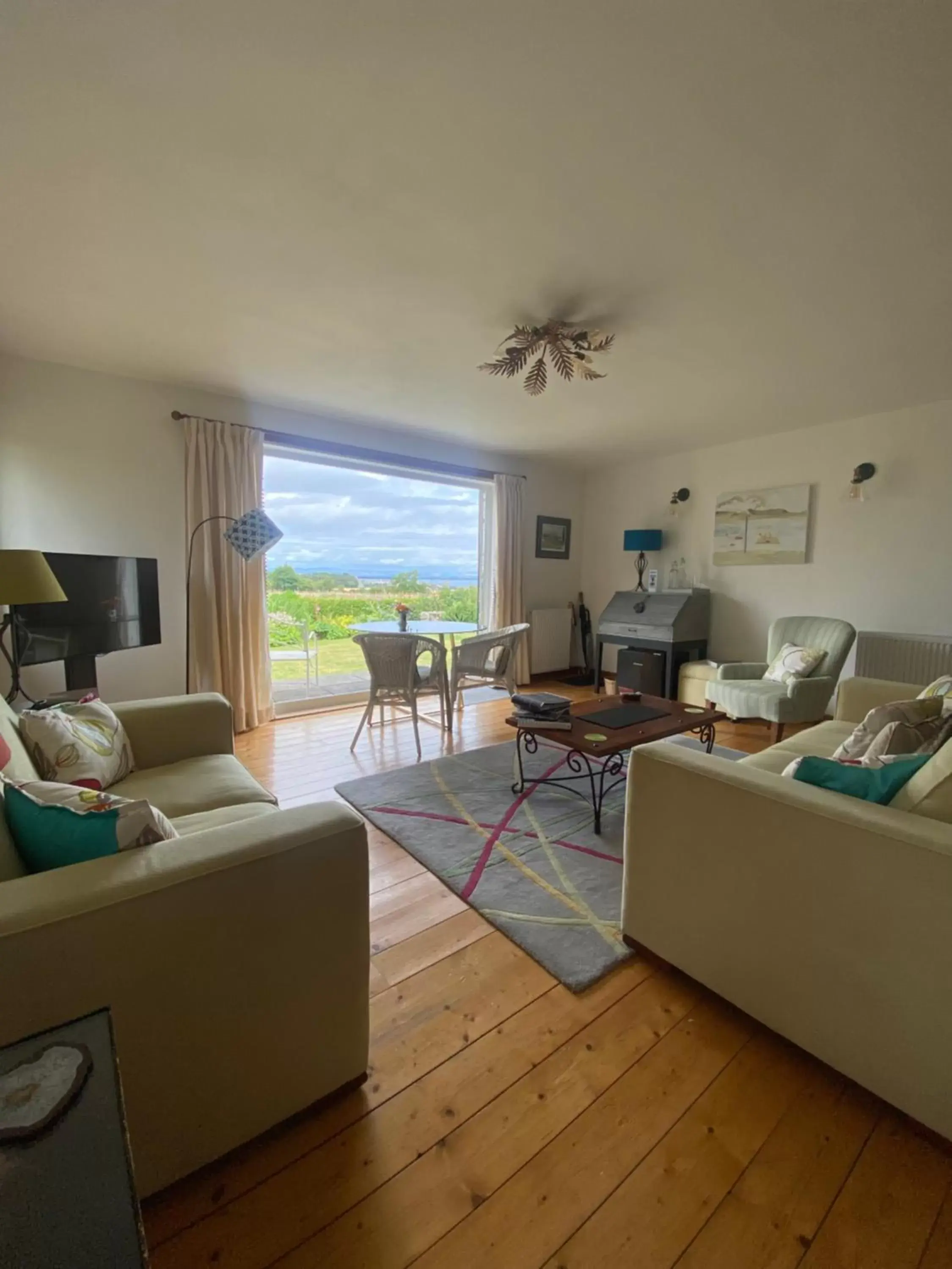 Seating Area in Balmungo Cottage B&B