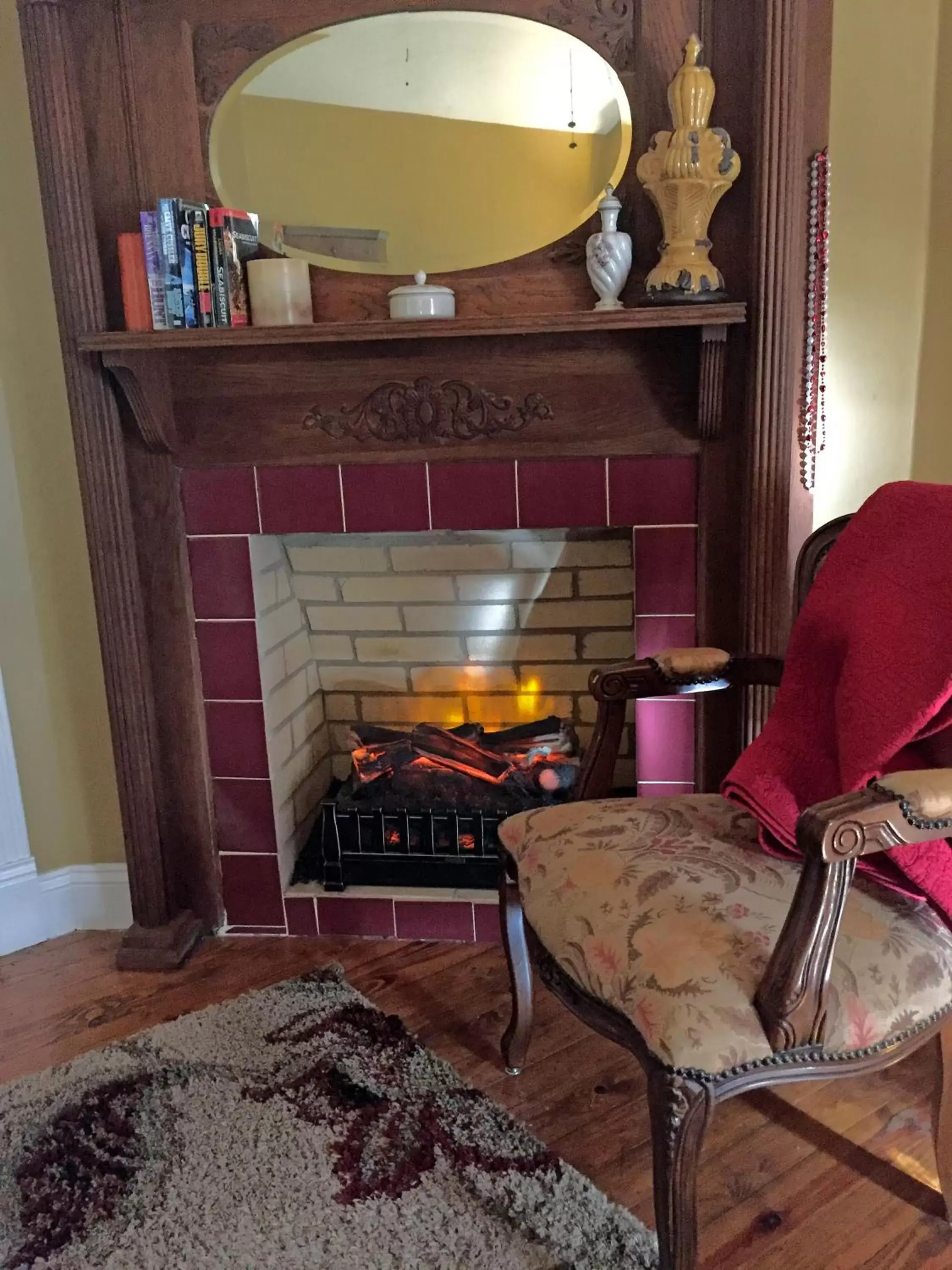 Seating Area in White Oak Manor Bed and Breakfast