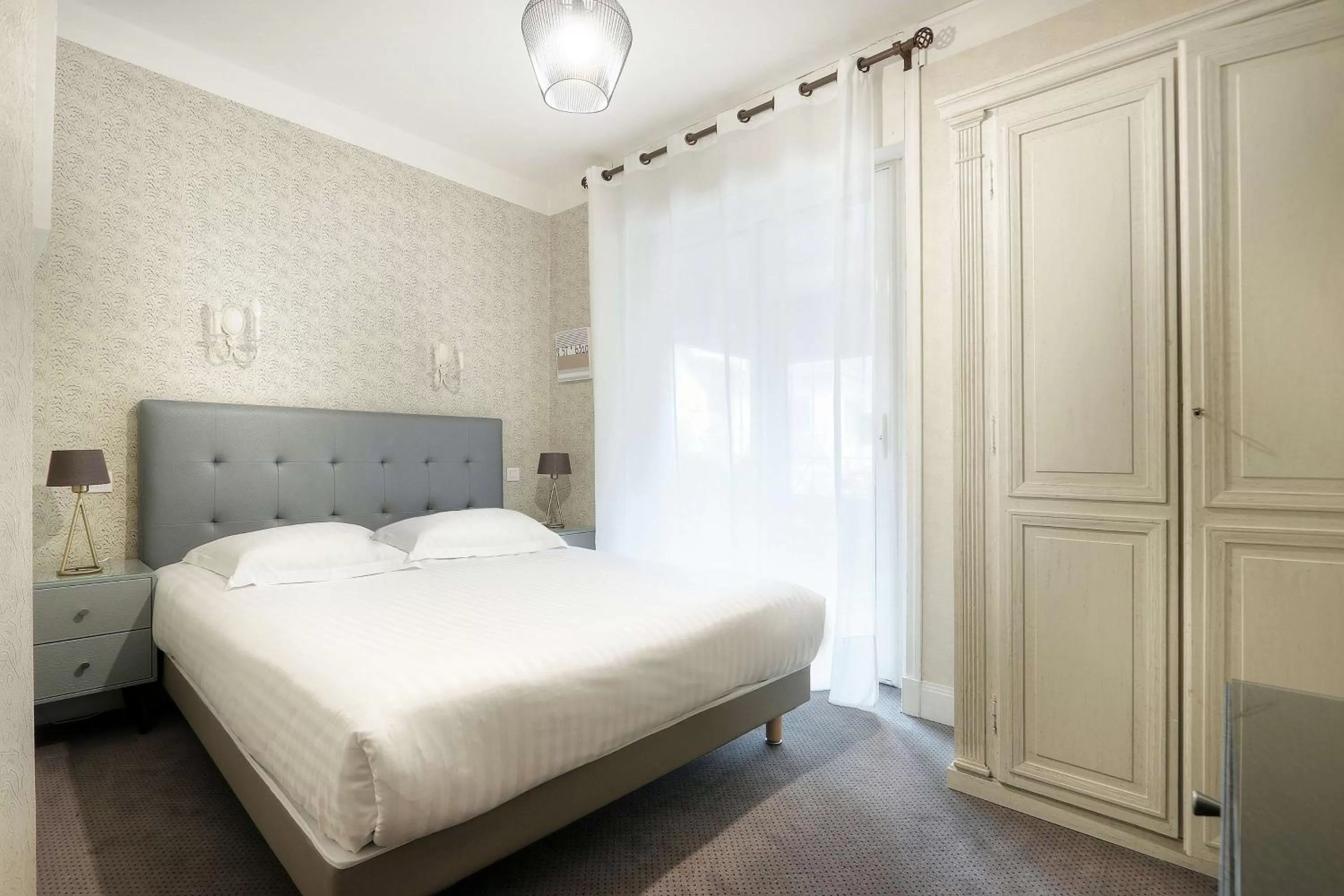 Bedroom, Bed in Best Western Hôtel Brittany La Baule Centre & Plages