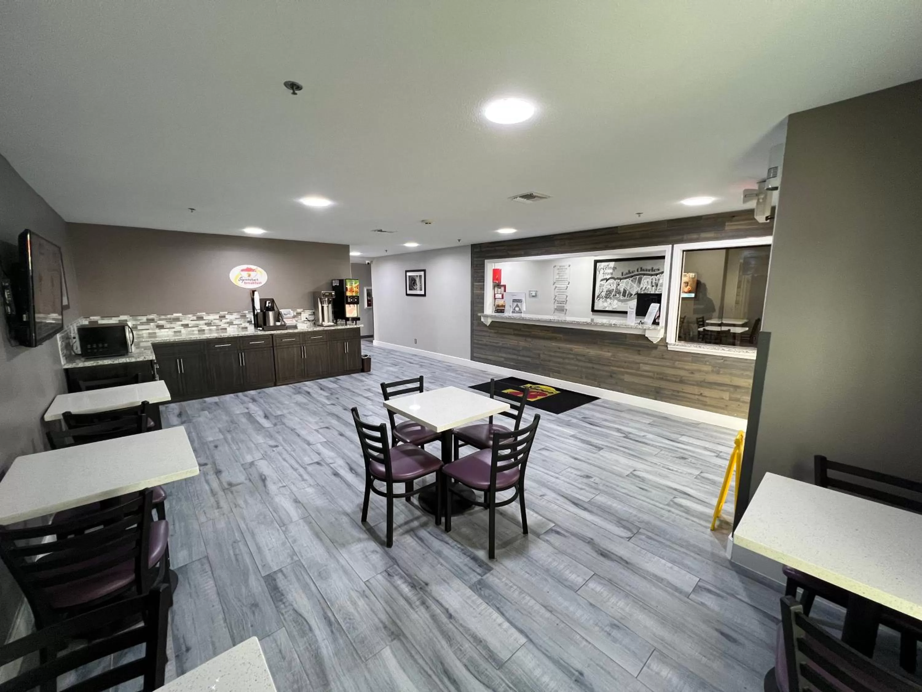 Kitchen or kitchenette in Super 8 by Wyndham Lake Charles/Sulphur