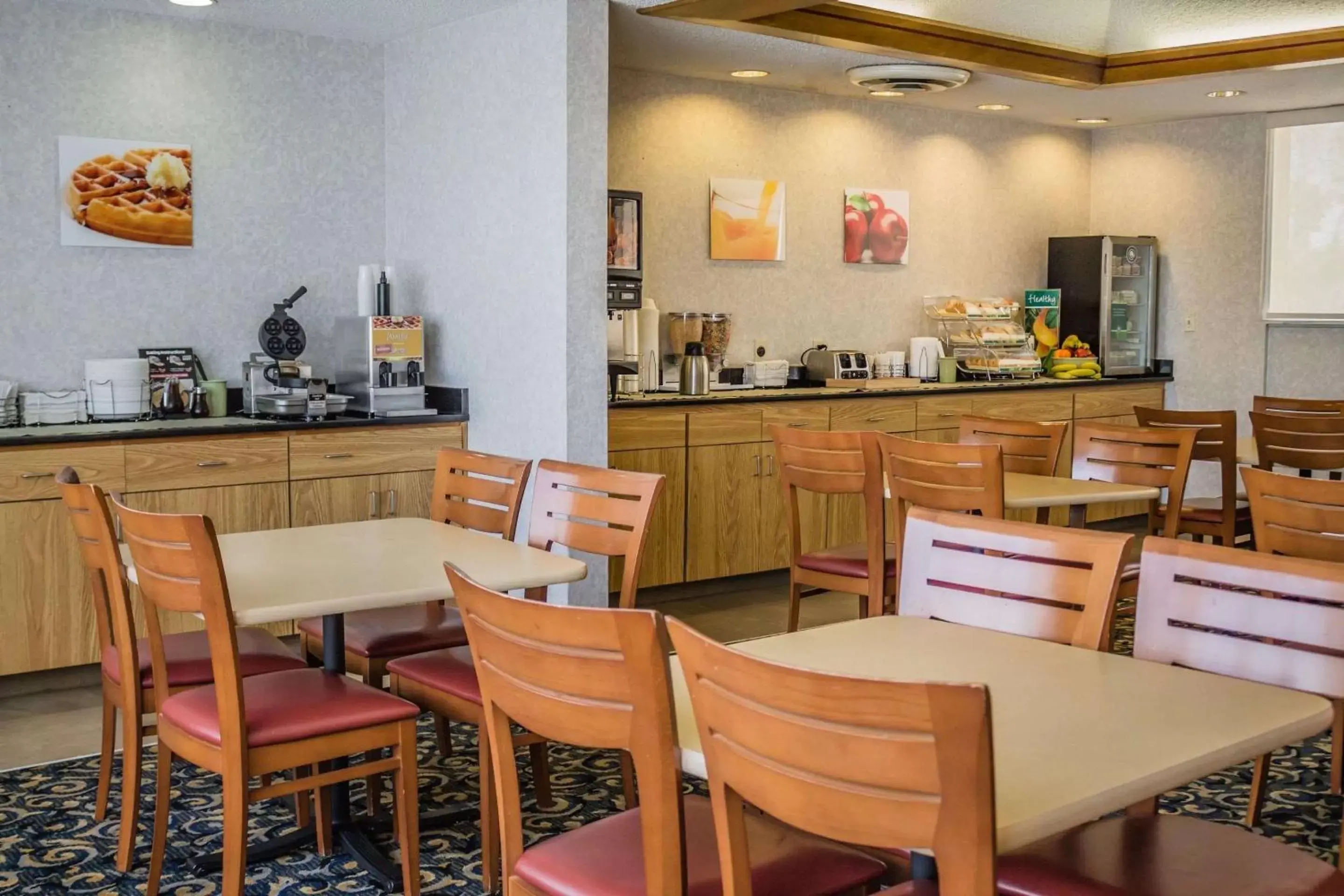 Restaurant/Places to Eat in Quality Inn Port Clinton