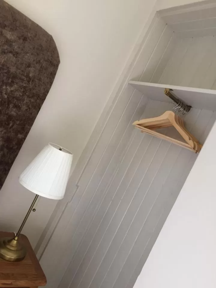 Bed, Bathroom in Dryburgh Arms Pub with Rooms