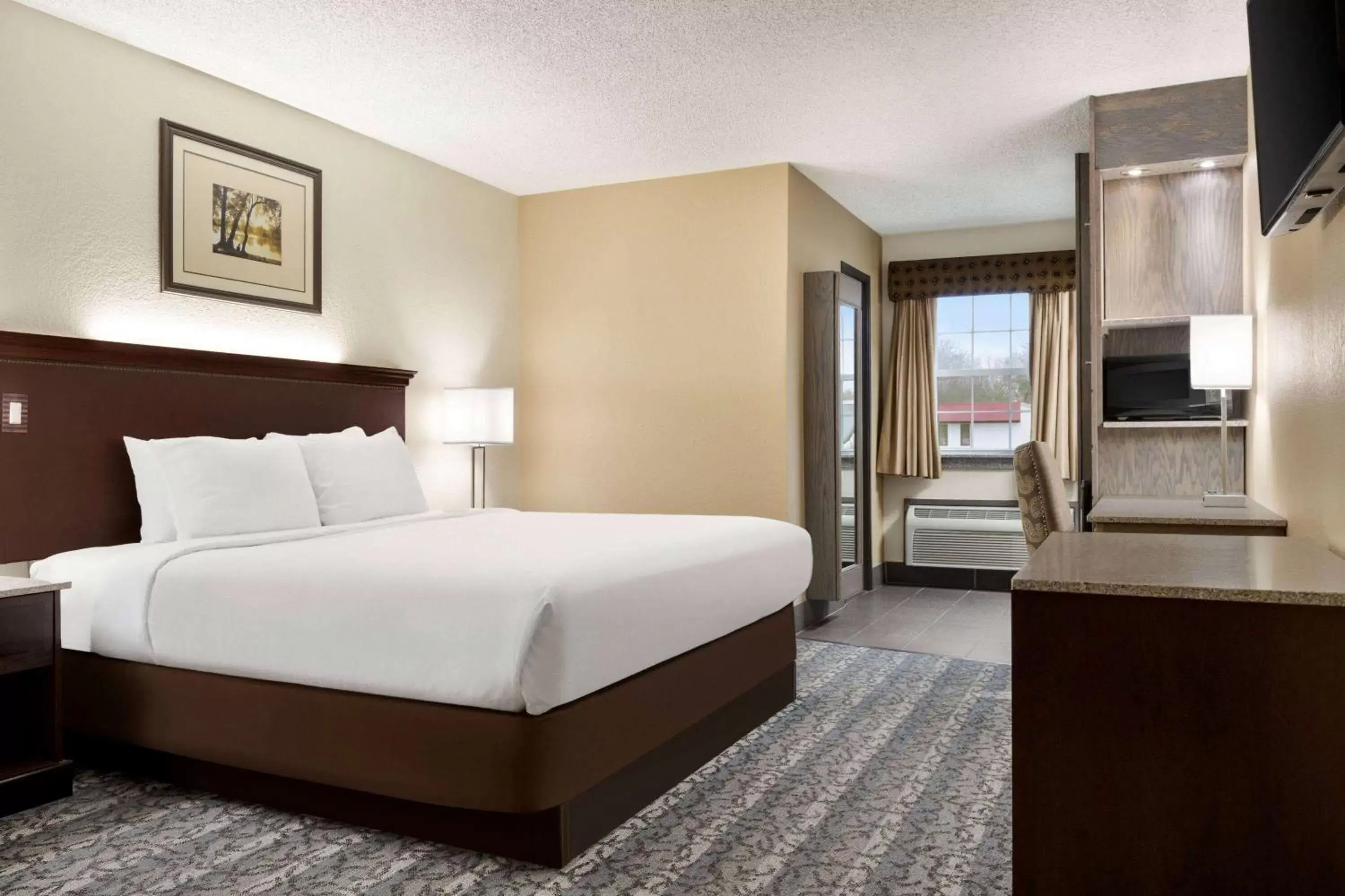 Photo of the whole room, Bed in Travelodge by Wyndham Coffeyville