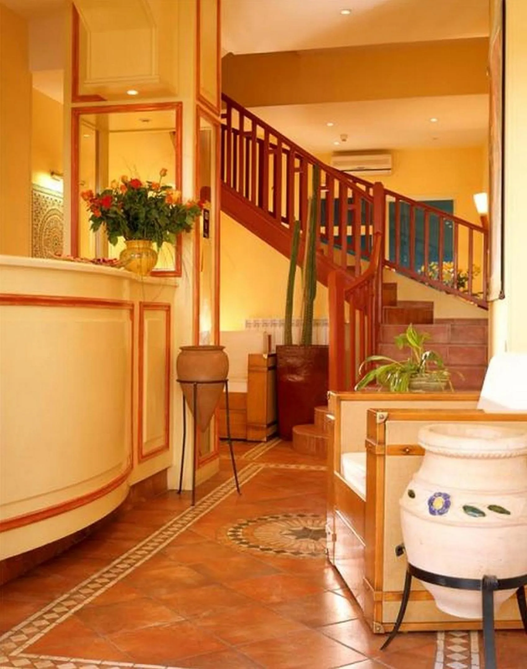 Lobby or reception in Little Palace