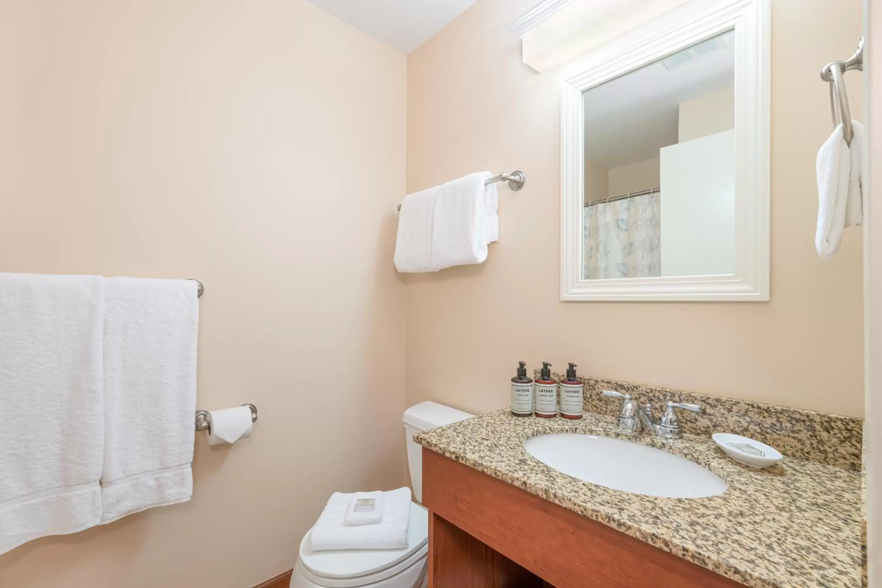 Photo of the whole room, Bathroom in Grand Summit Resort