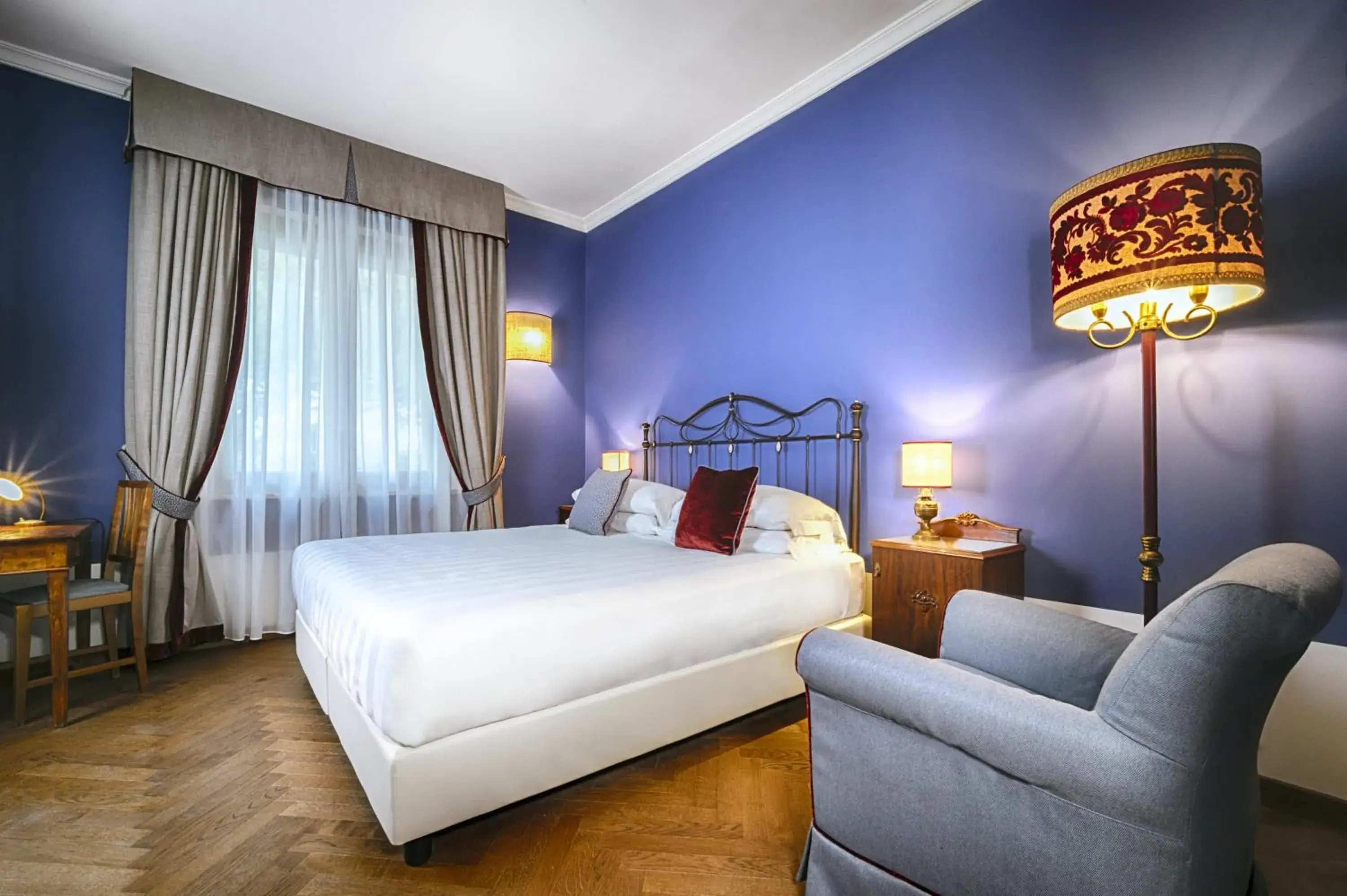 Bed in Albergo Posta Marcucci