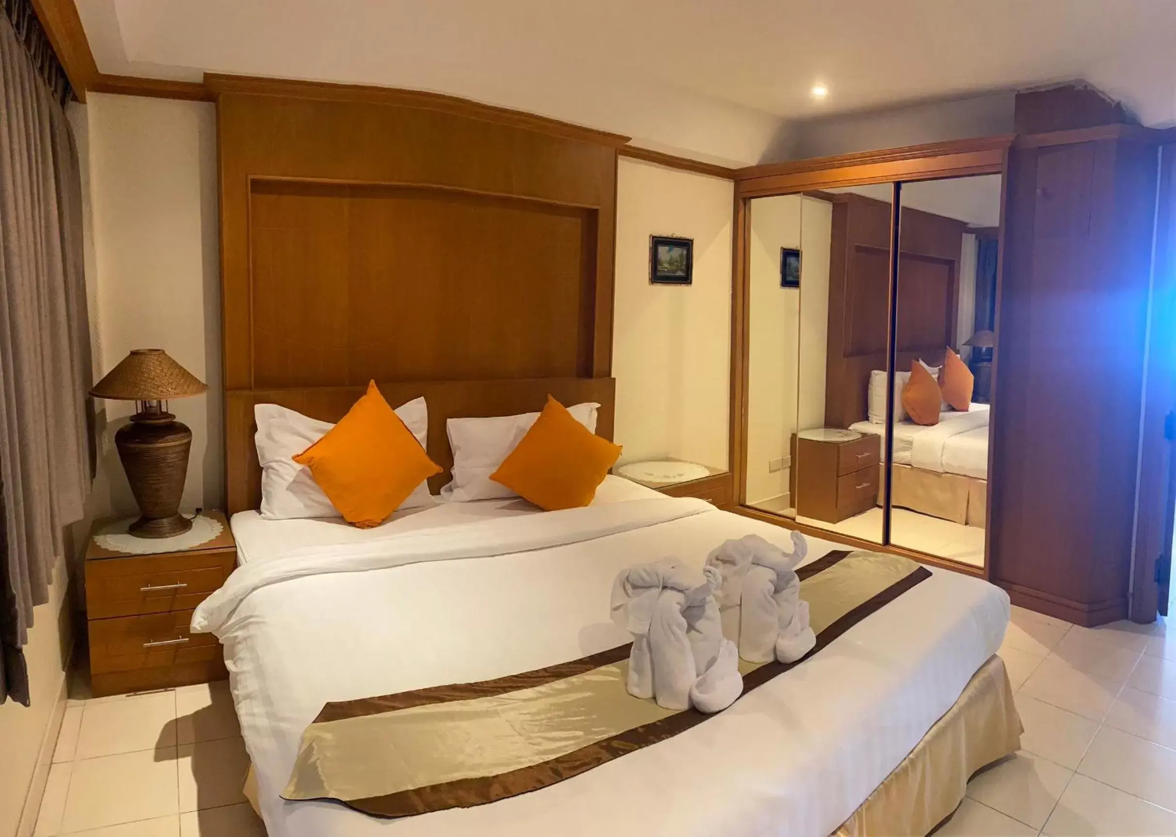Bed in Seaview Sriracha Hotel