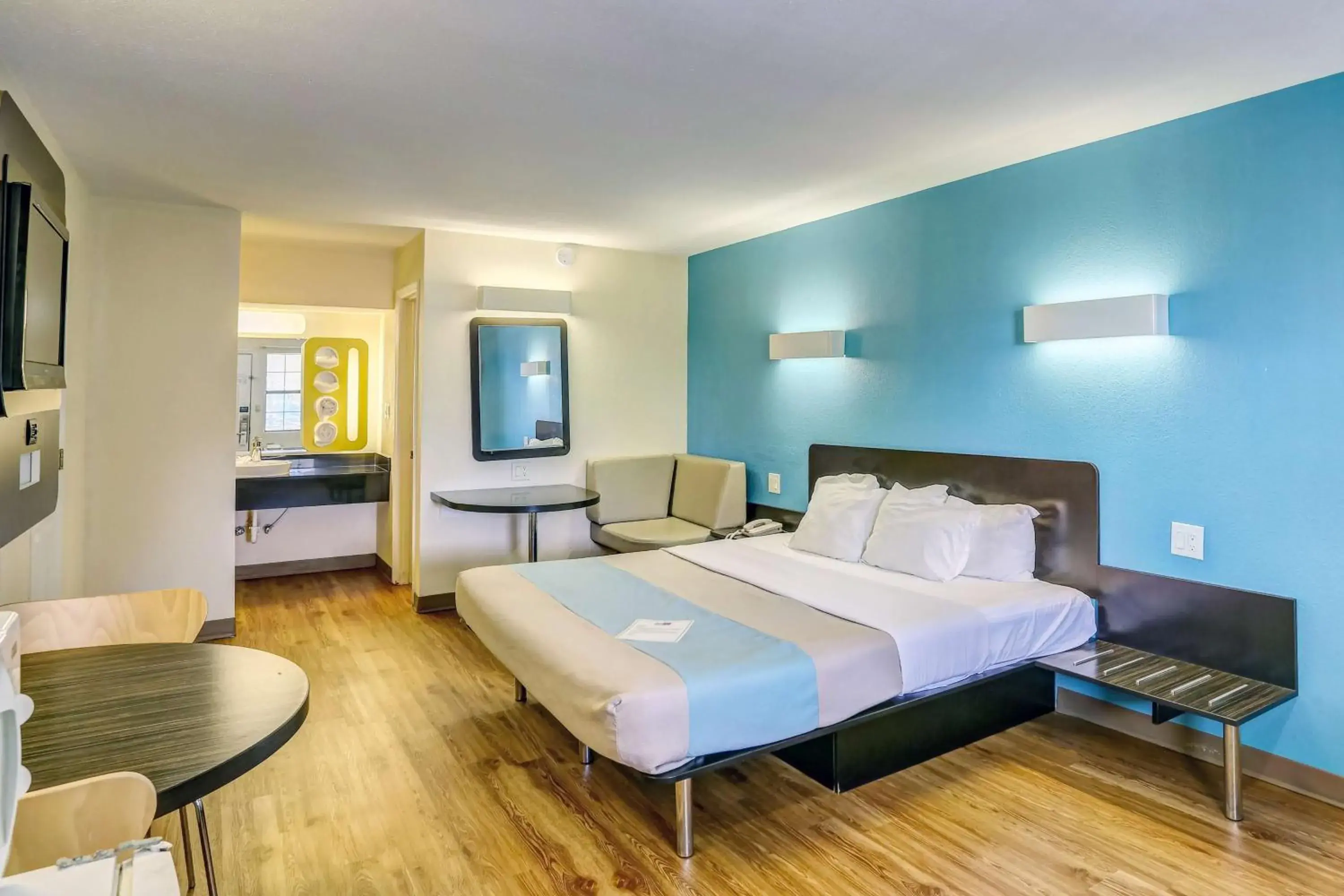 Photo of the whole room, Bed in Motel 6-Dickson, TN Photo of the whole room, Bed in Motel 6-Dickson, TN