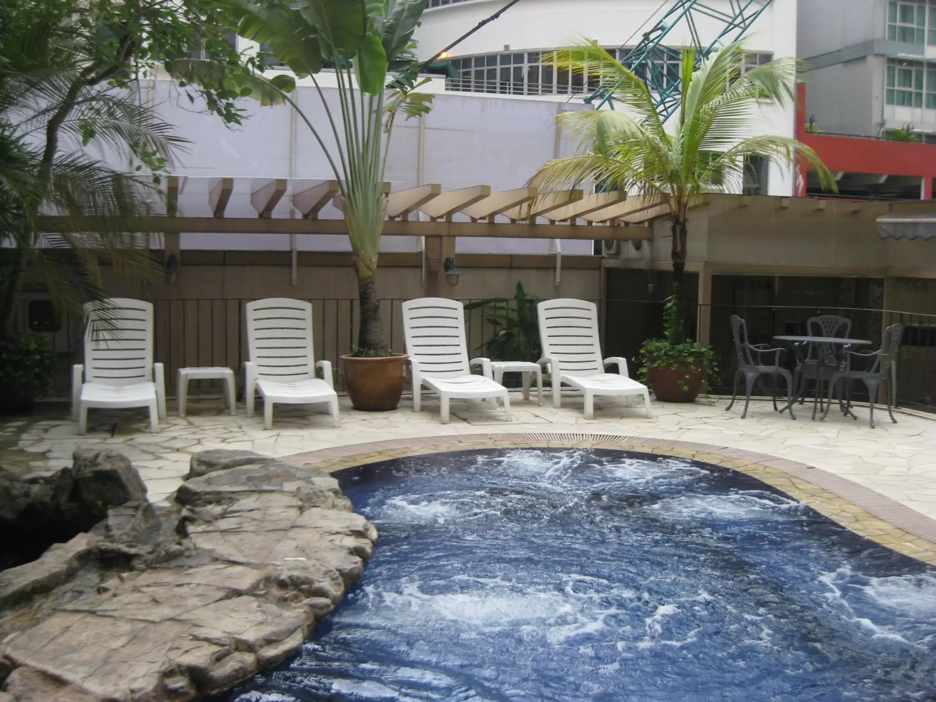 Swimming Pool in Hotel Bencoolen Singapore
