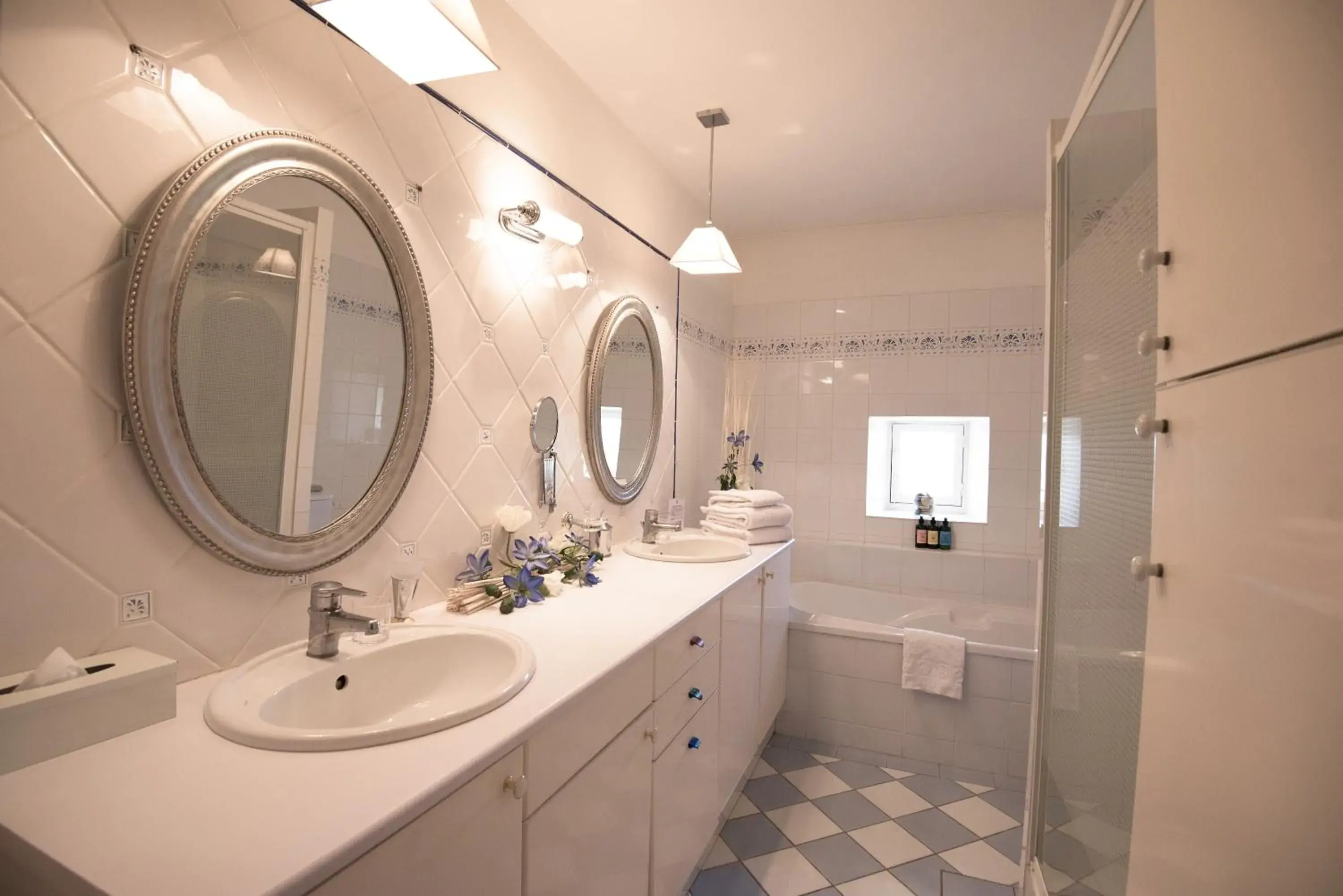 Bathroom in Chateau De Lantic