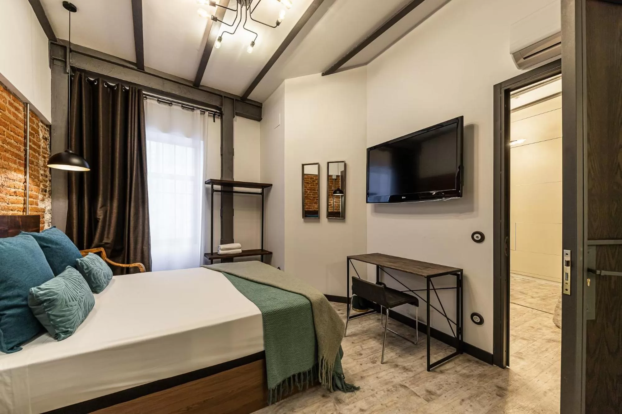 TV/Entertainment Center in BNBHolder Boutique SOL