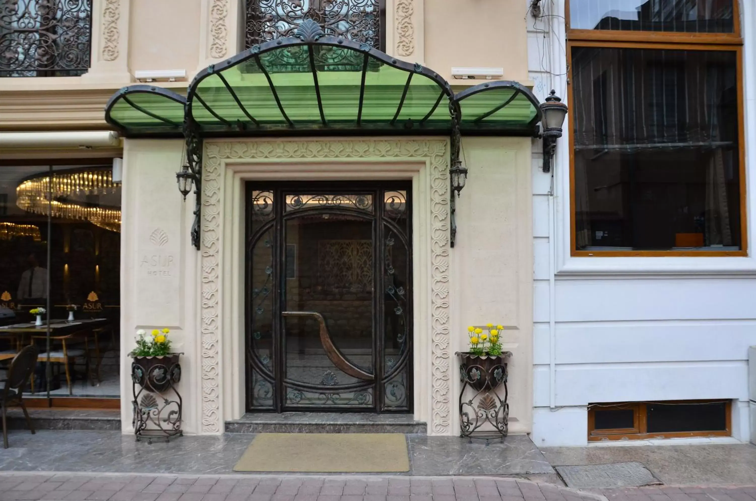 Facade/entrance in Asur Hotel