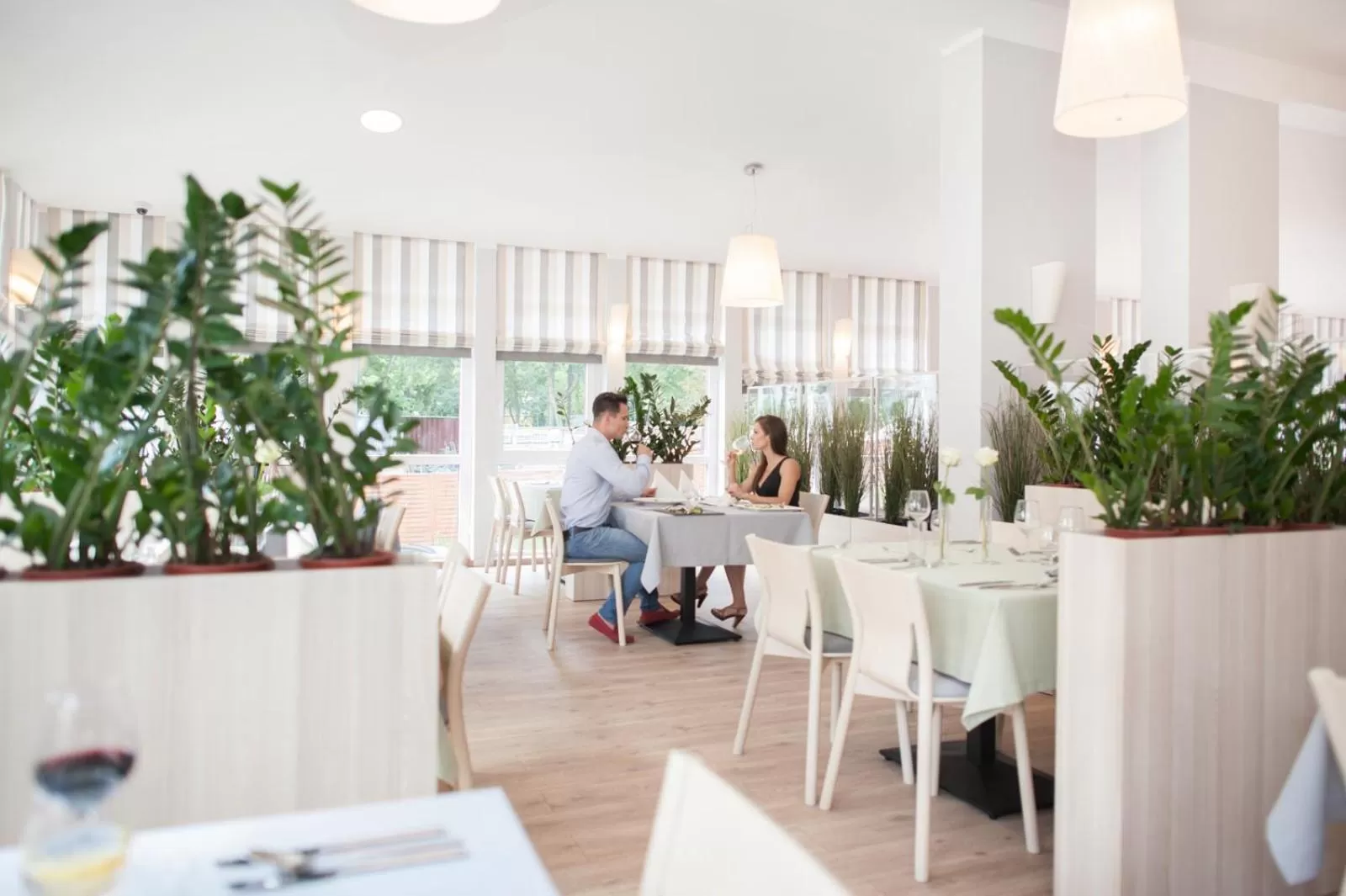 Restaurant/places to eat in Hotel Cesarskie Ogrody