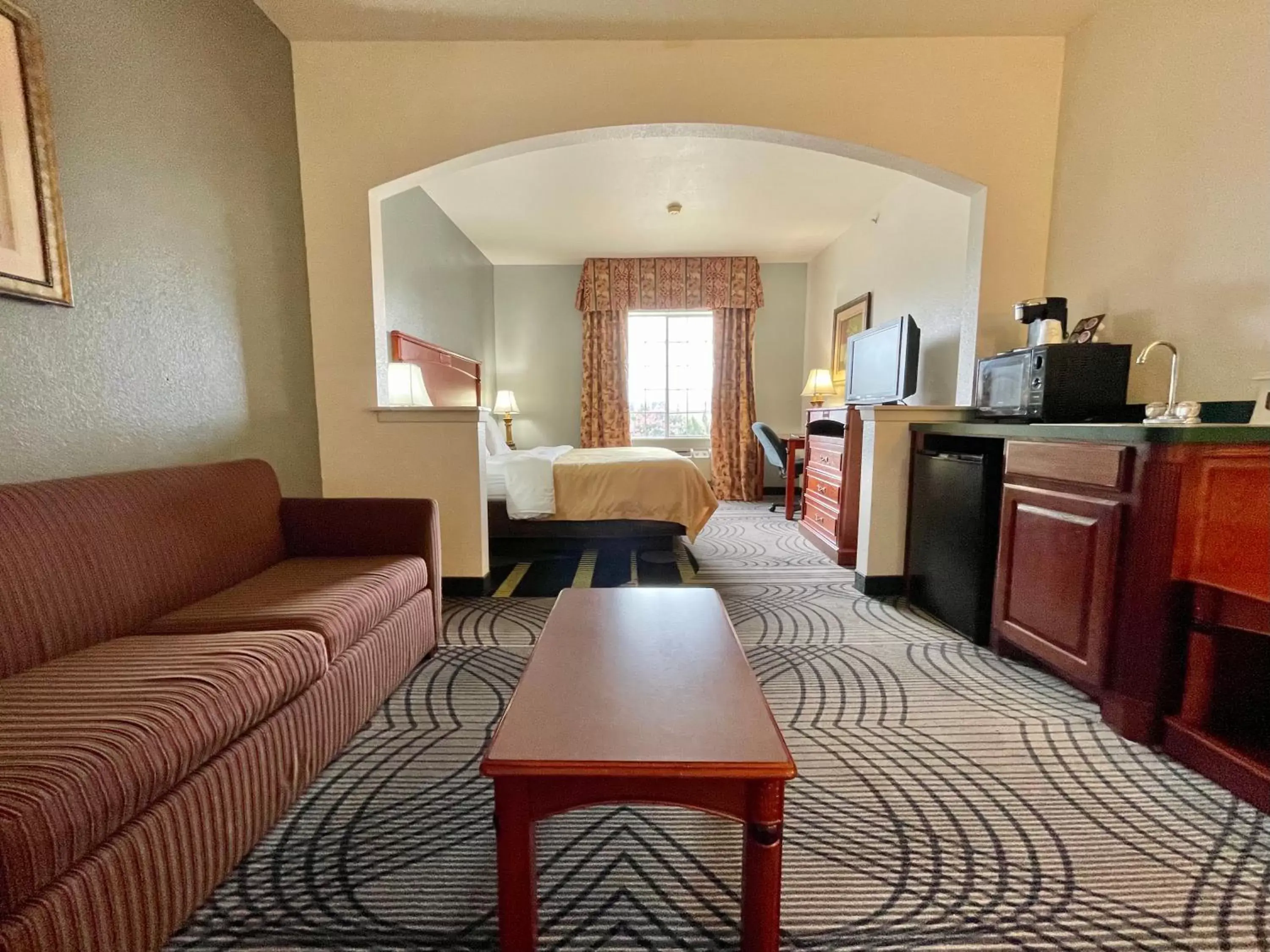 Seating Area in FairBridge Inn & Suites Cleburne