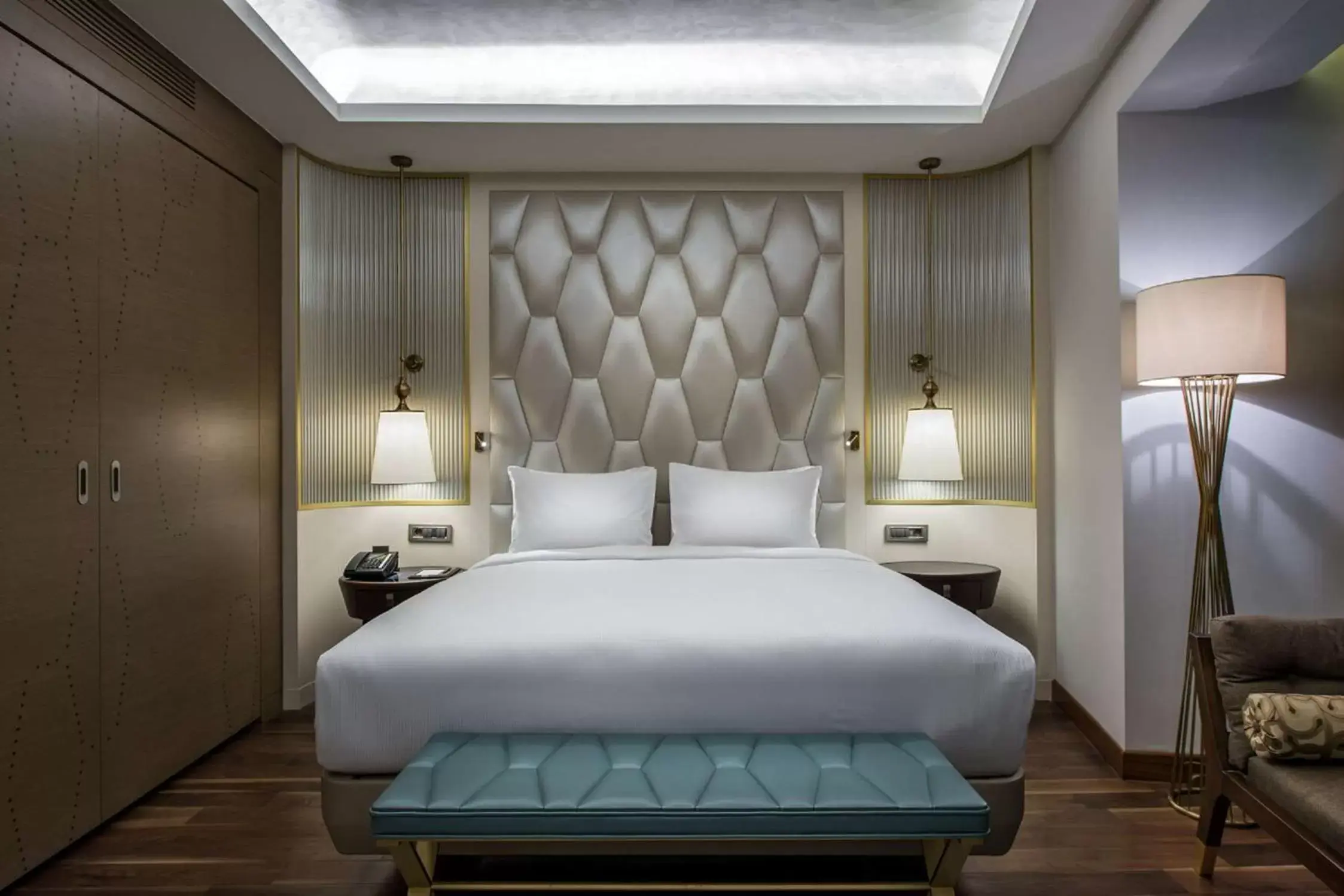 Bed in Hilton Istanbul Kozyatagi