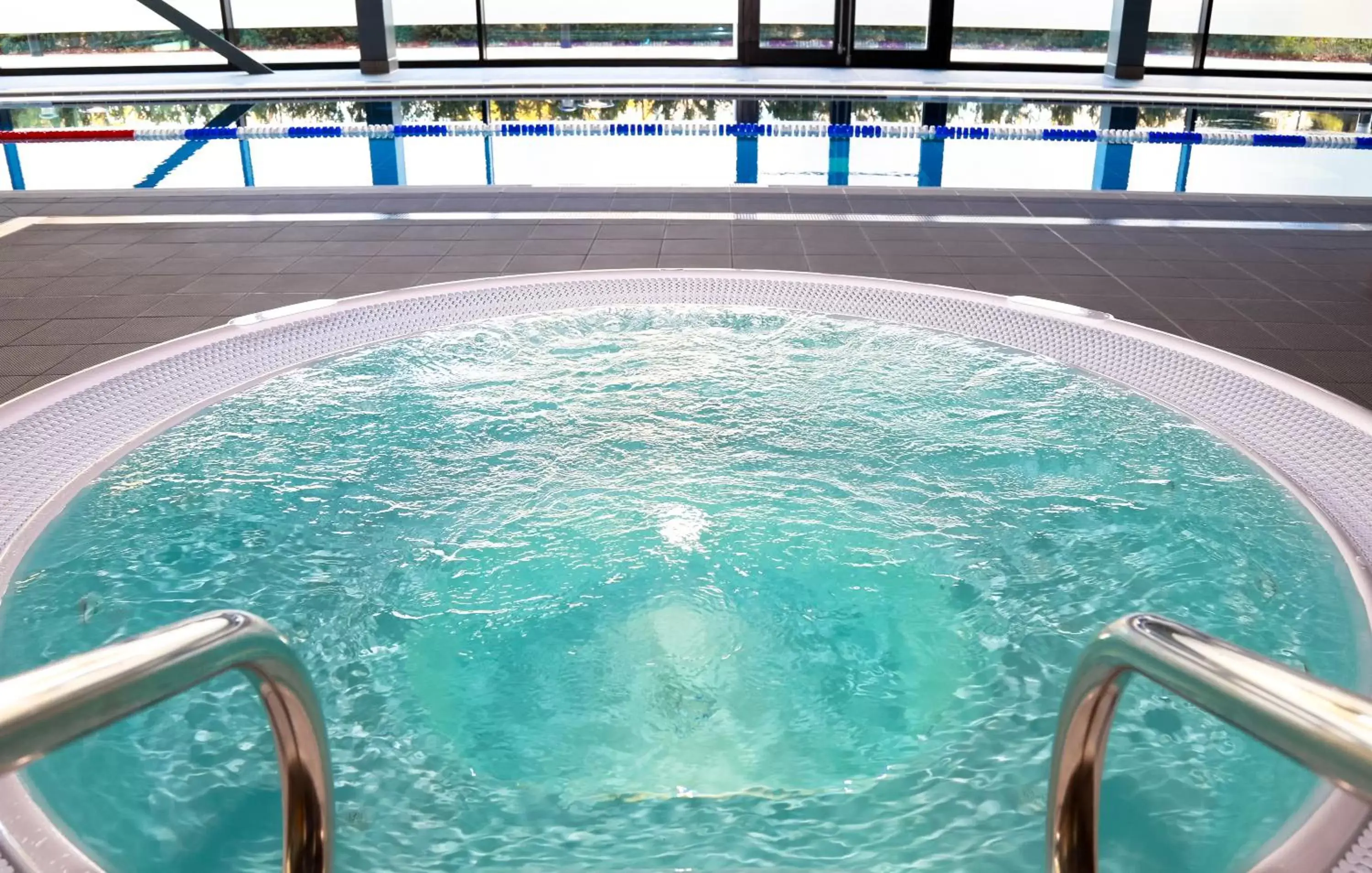 Hot Tub, Swimming Pool in Village Hotel Portsmouth