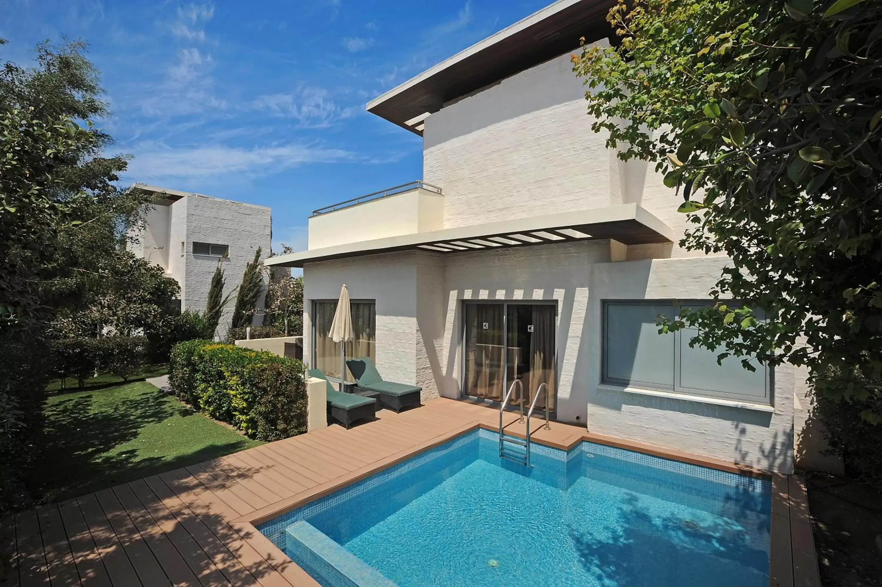 Pool view, Property Building in E-Hotel Larnaca Resort & Spa