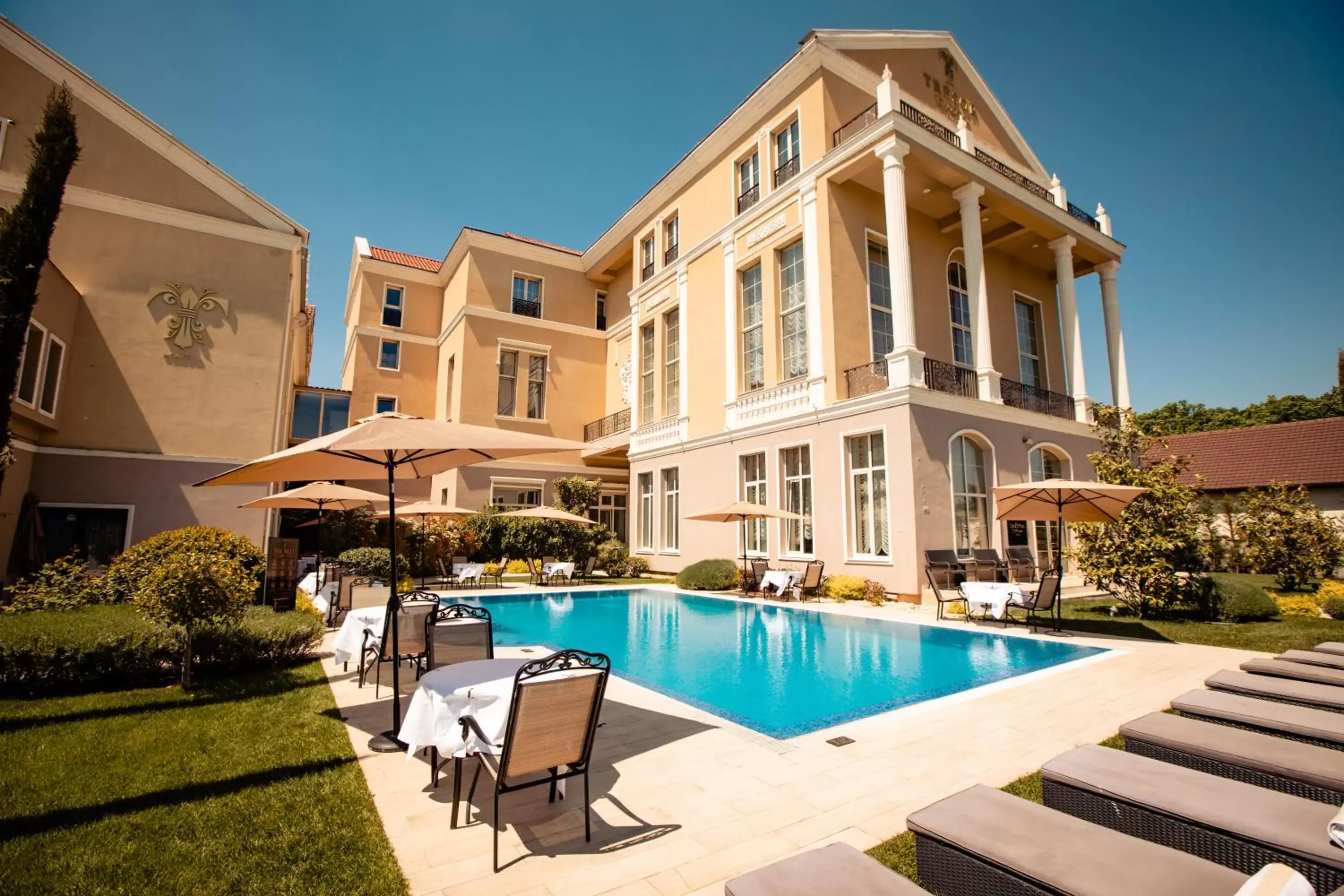 Property building in Tresor Le Palais Timisoara, Curio Collection by Hilton Property building in Tresor Le Palais Timisoara, Curio Collection by Hilton