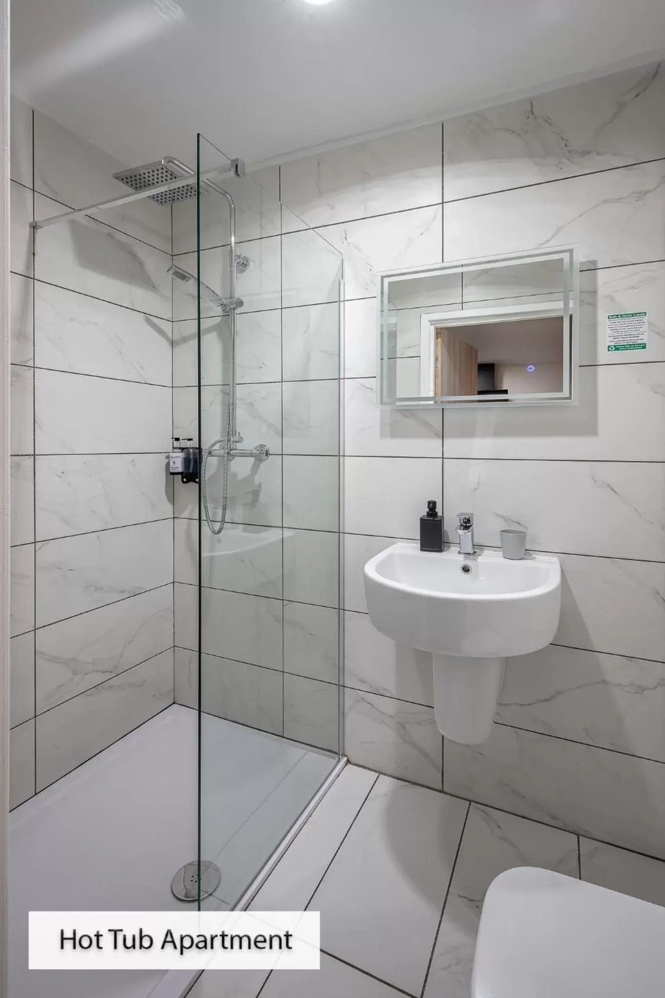 Toilet, Bathroom in ApartHotel421 by Seafront Collection