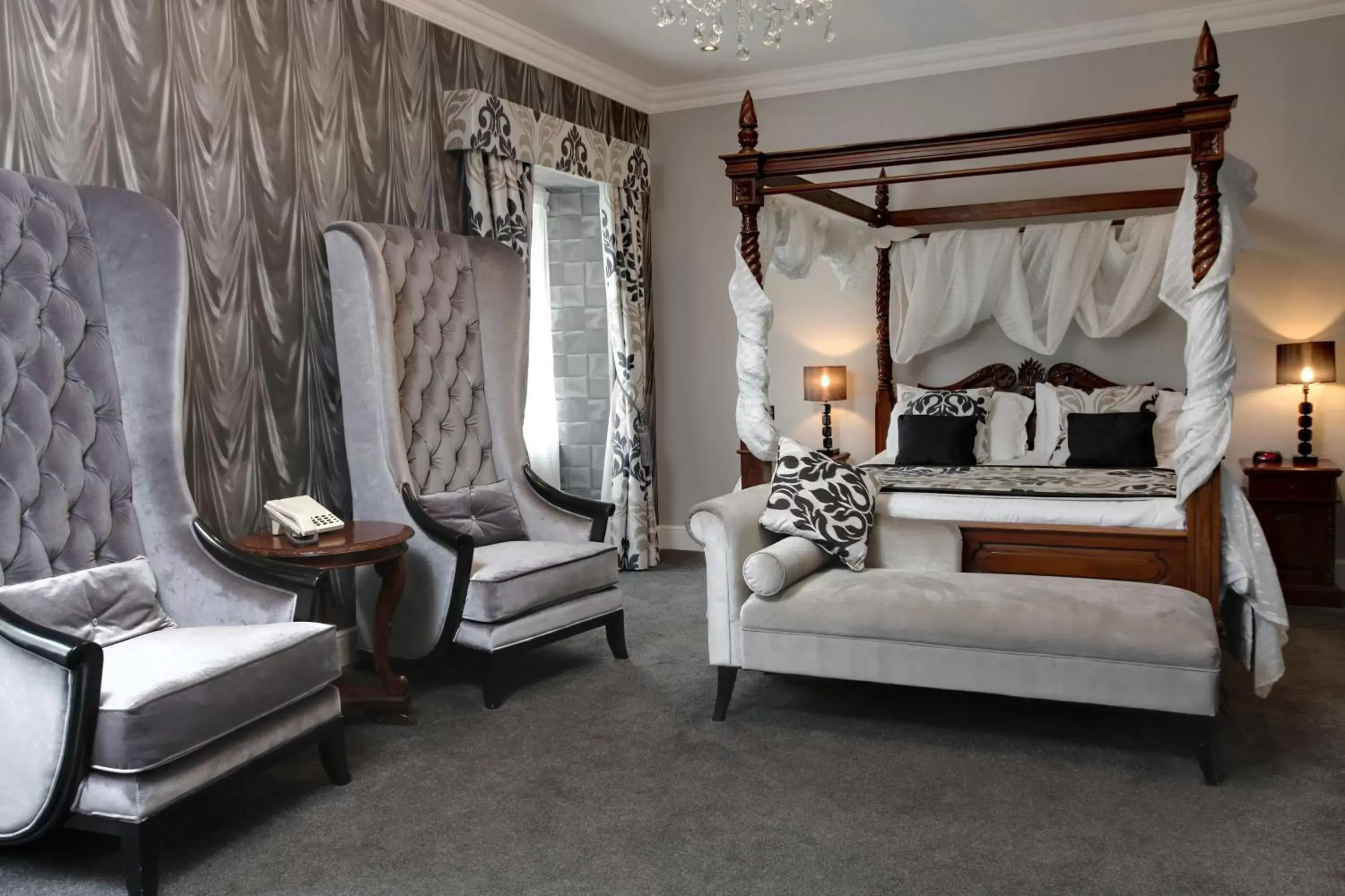 Bedroom, Seating Area in Dryfesdale Hotel - BW Signature Collection