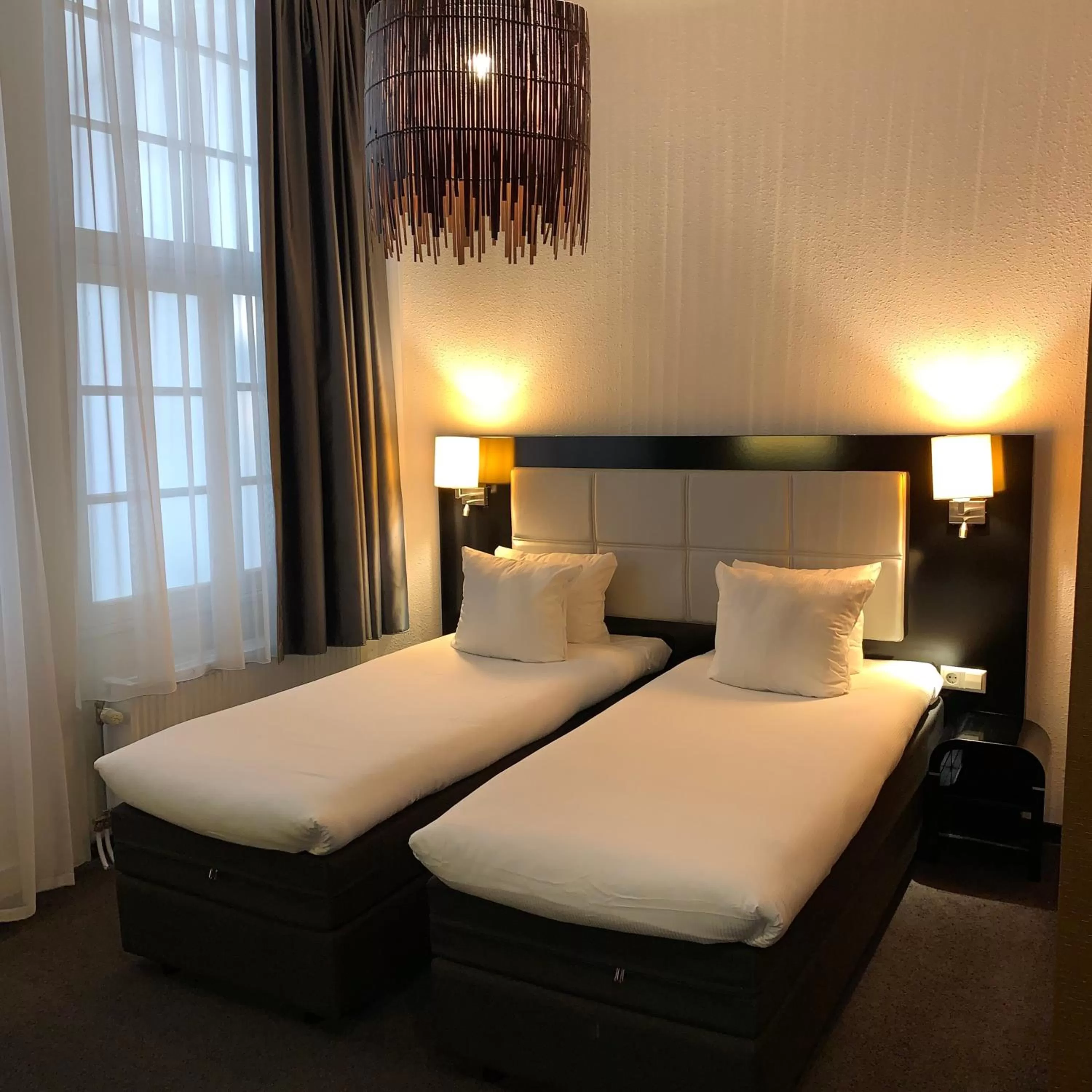 Twin Room Limited View in Hotel Mansion