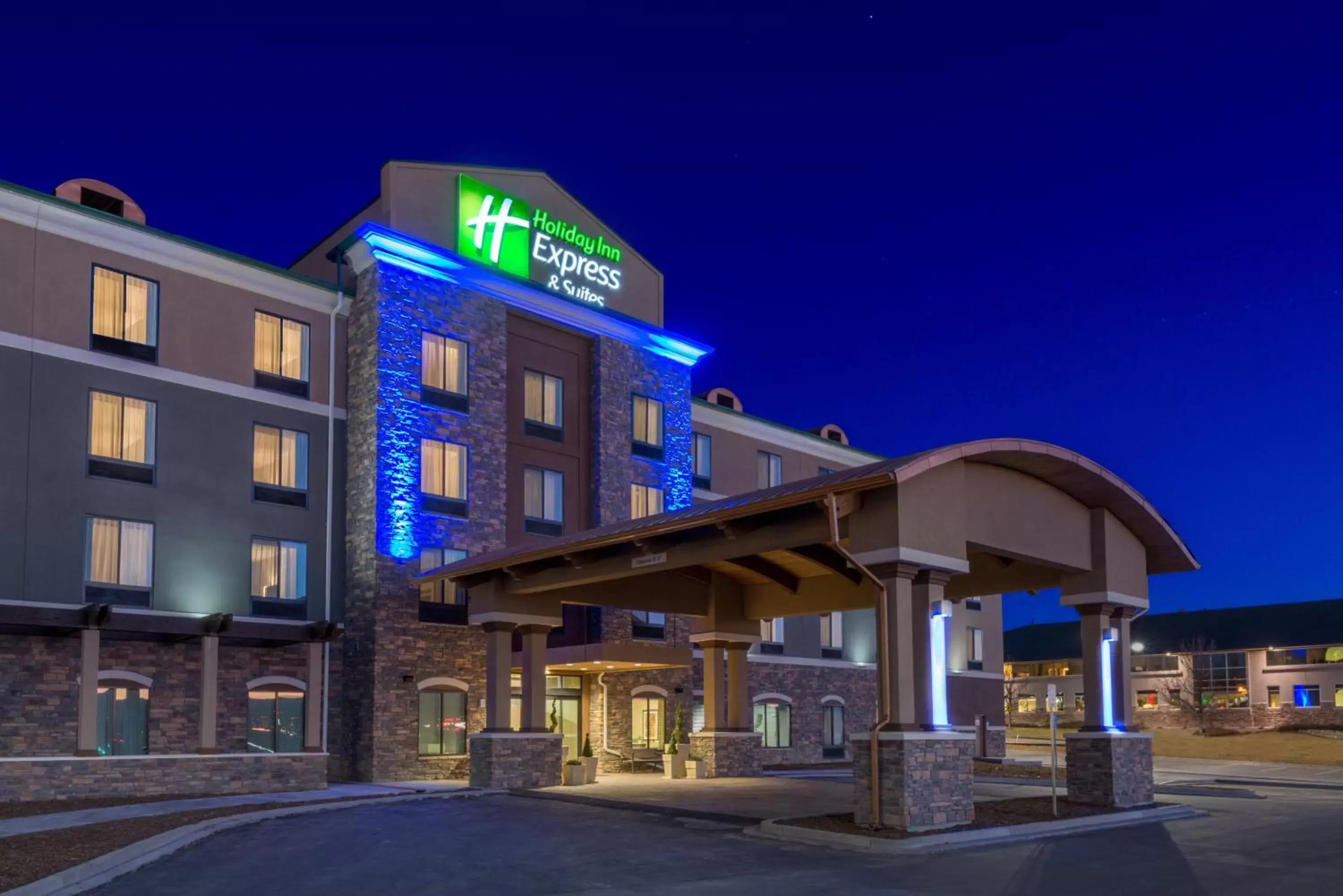 Property Building in Holiday Inn Express & Suites Denver South - Castle Rock, an IHG Hotel