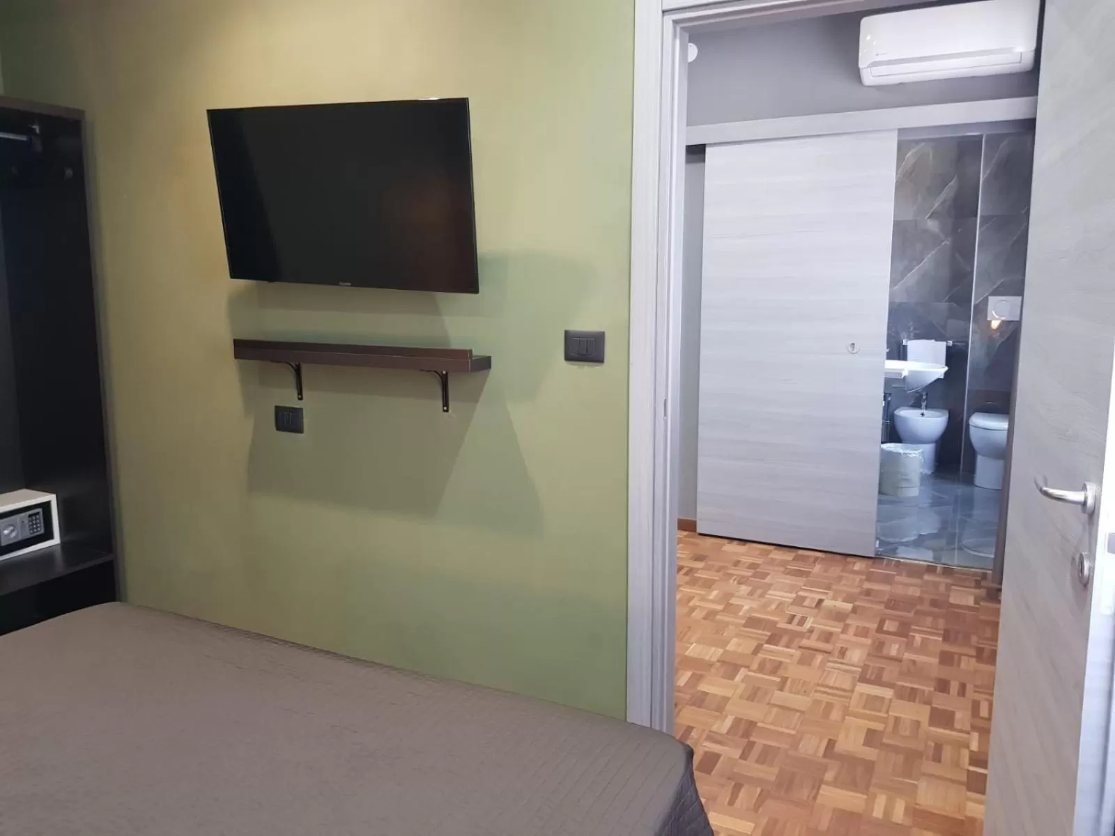 Bedroom in Hotel Europa Art Caserta