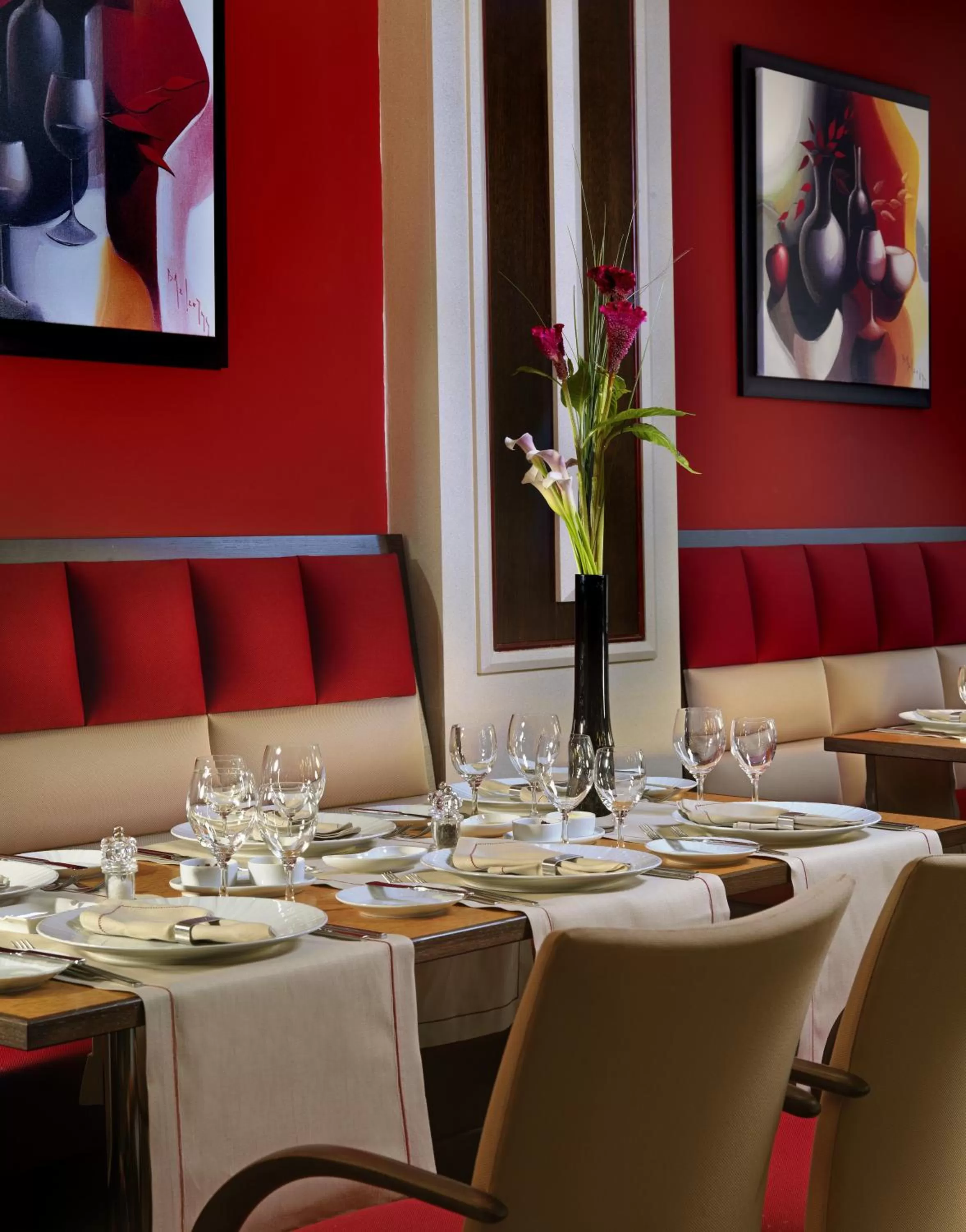 Restaurant/places to eat in Crowne Plaza Athens City Centre by IHG