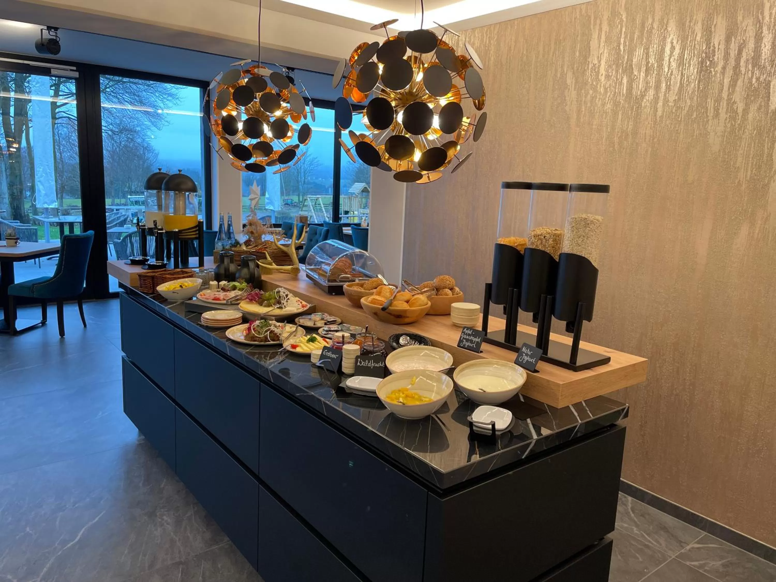 Restaurant/places to eat in DER Hirsch Hotel