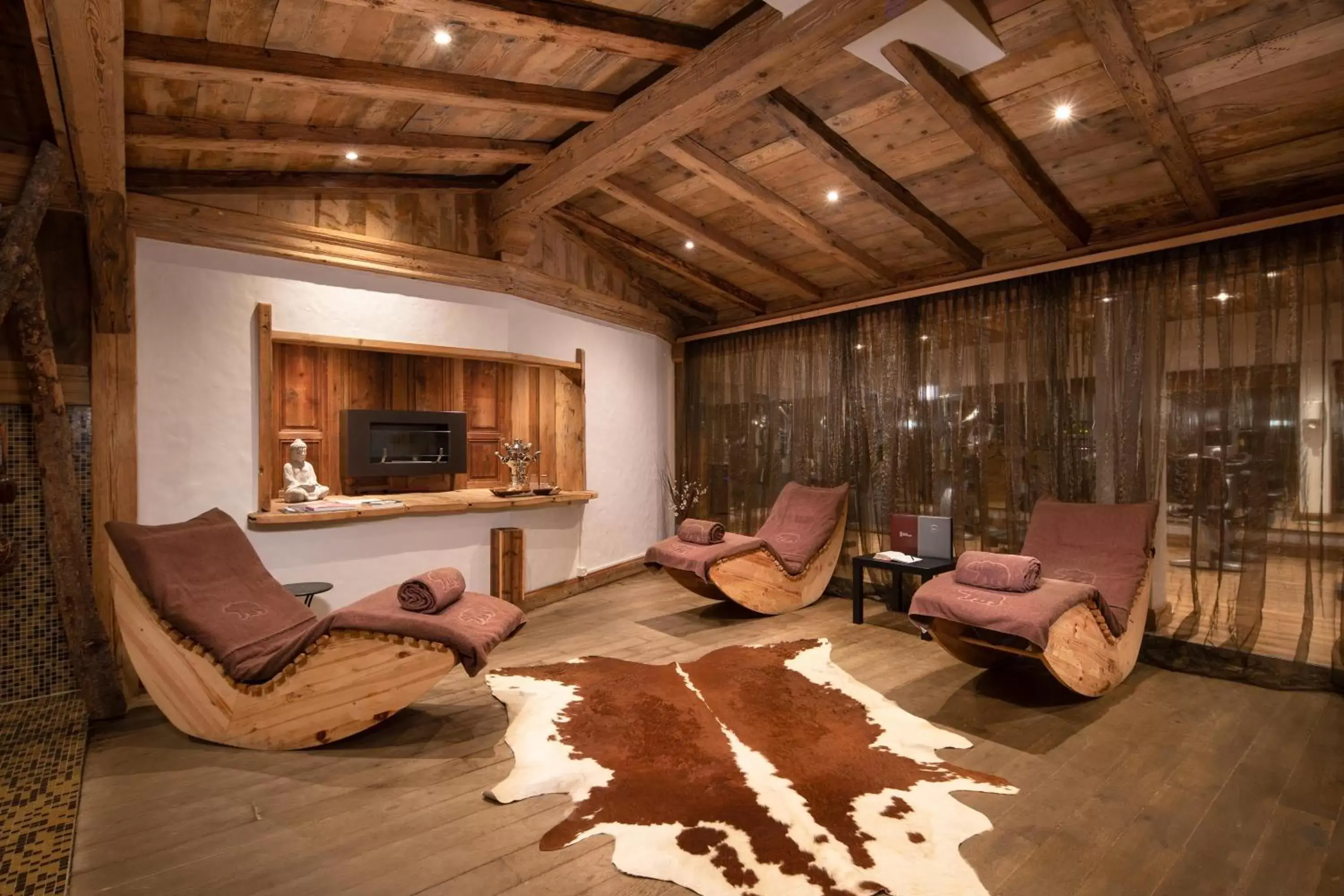 Spa and wellness centre/facilities, Seating Area in Hostellerie du Pas de l'Ours "Relais et Châteaux"