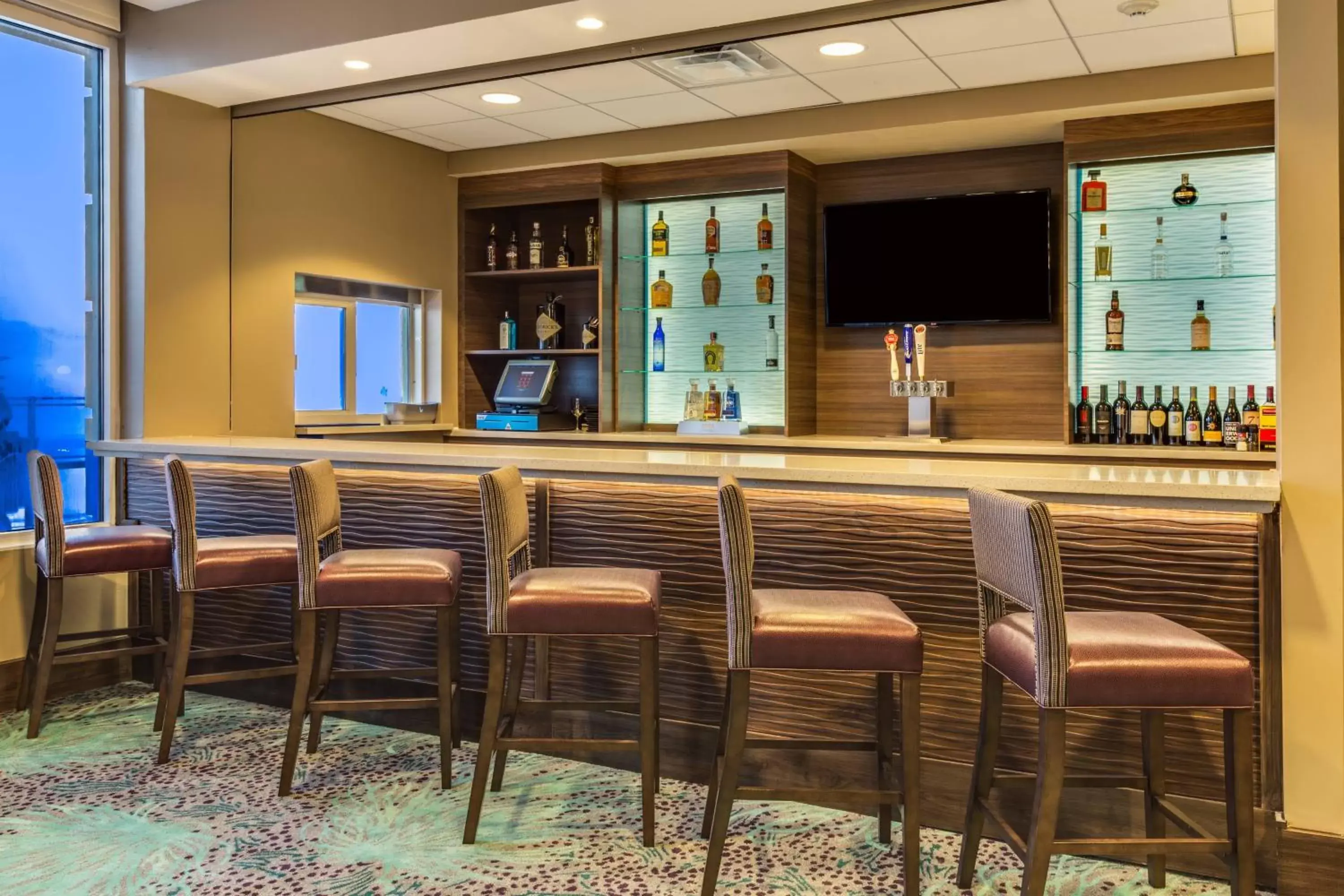 Restaurant/places to eat, Lounge/Bar in Residence Inn by Marriott Daytona Beach Oceanfront