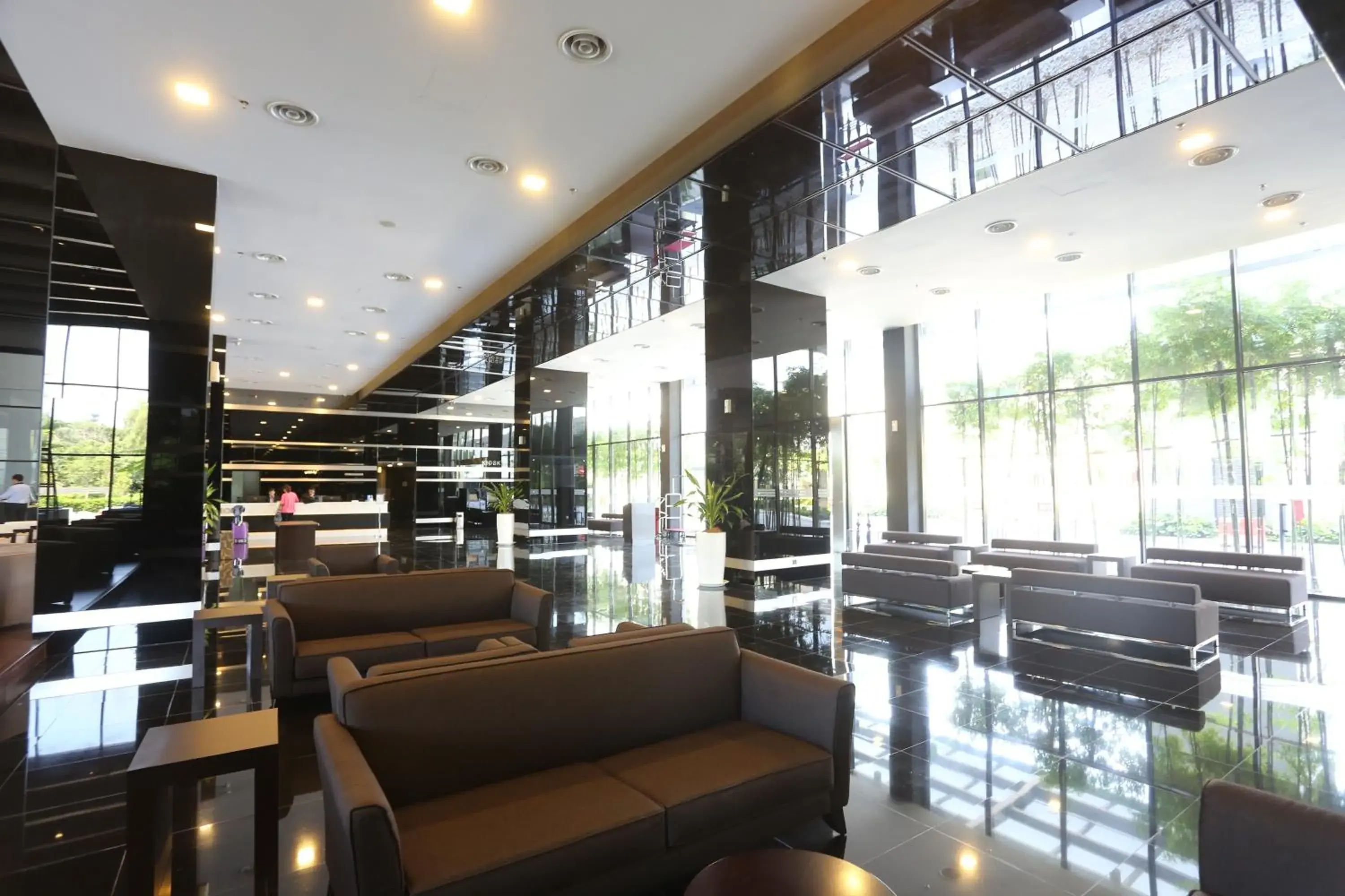 Lobby or reception, Restaurant/Places to Eat in e.City Hotel@OneCity