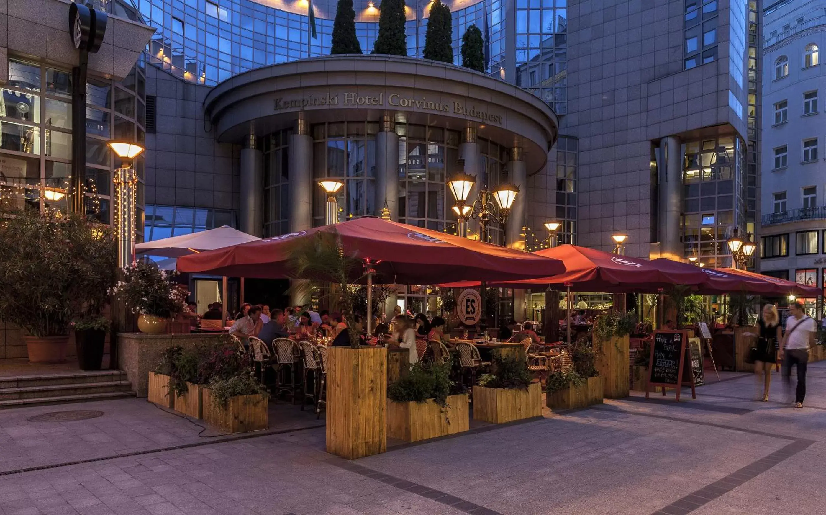 Balcony/Terrace, Banquet Facilities in Kempinski Hotel Corvinus Budapest