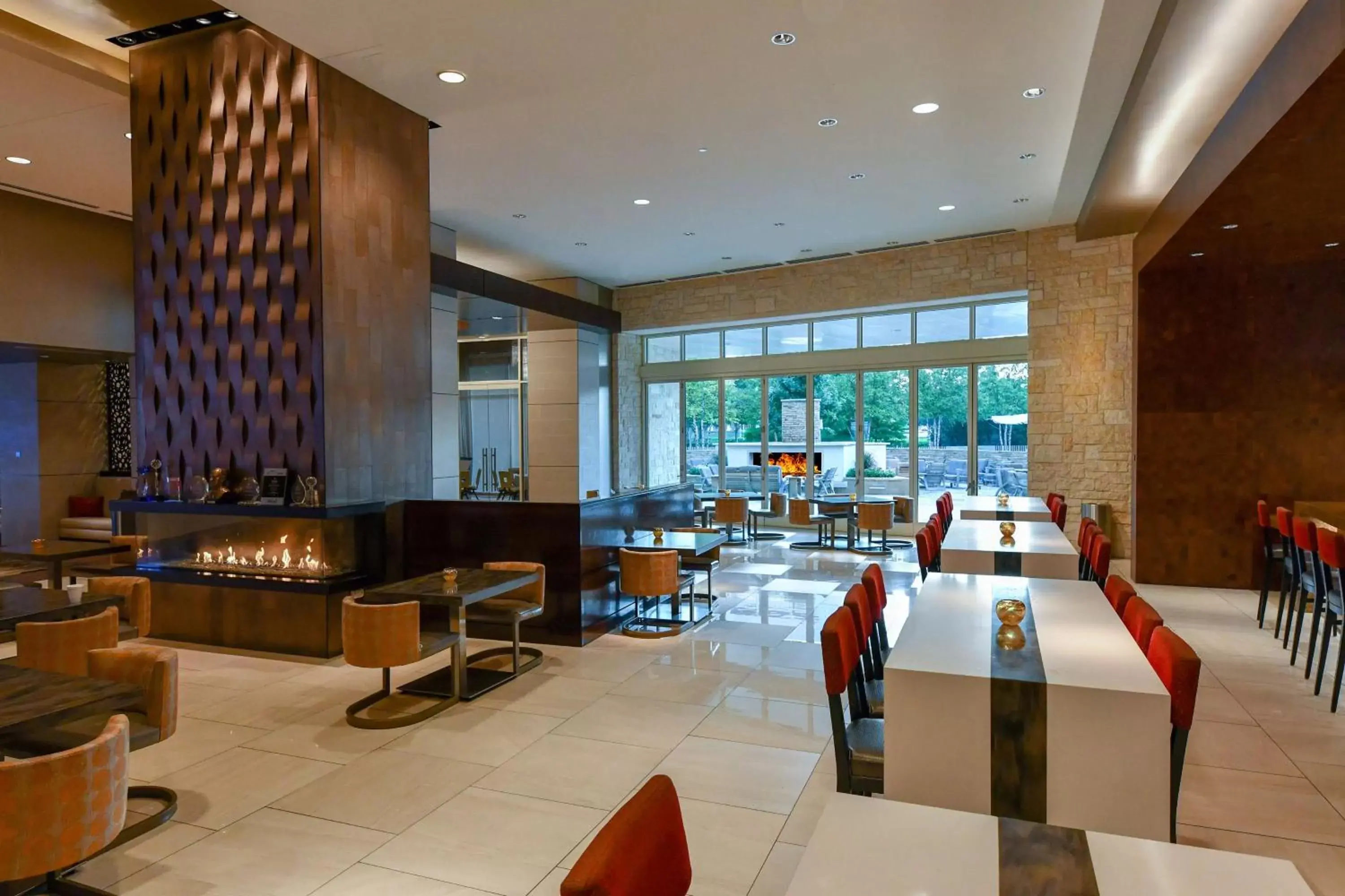 Lobby or reception, Restaurant/Places to Eat in Hilton Dallas/Plano Granite Park